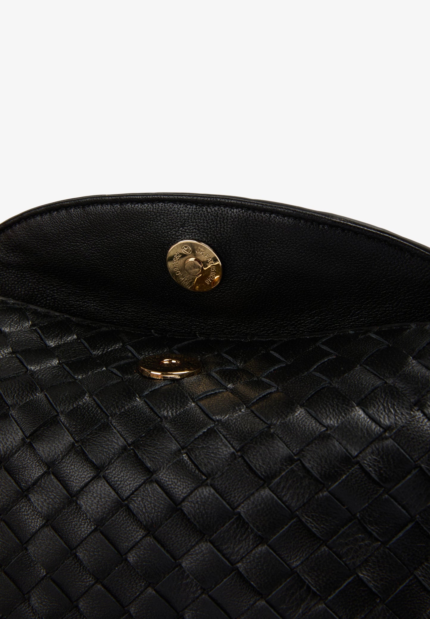 UMHÄNGETASCHE AUS GEFLOCHTENEM LEDER