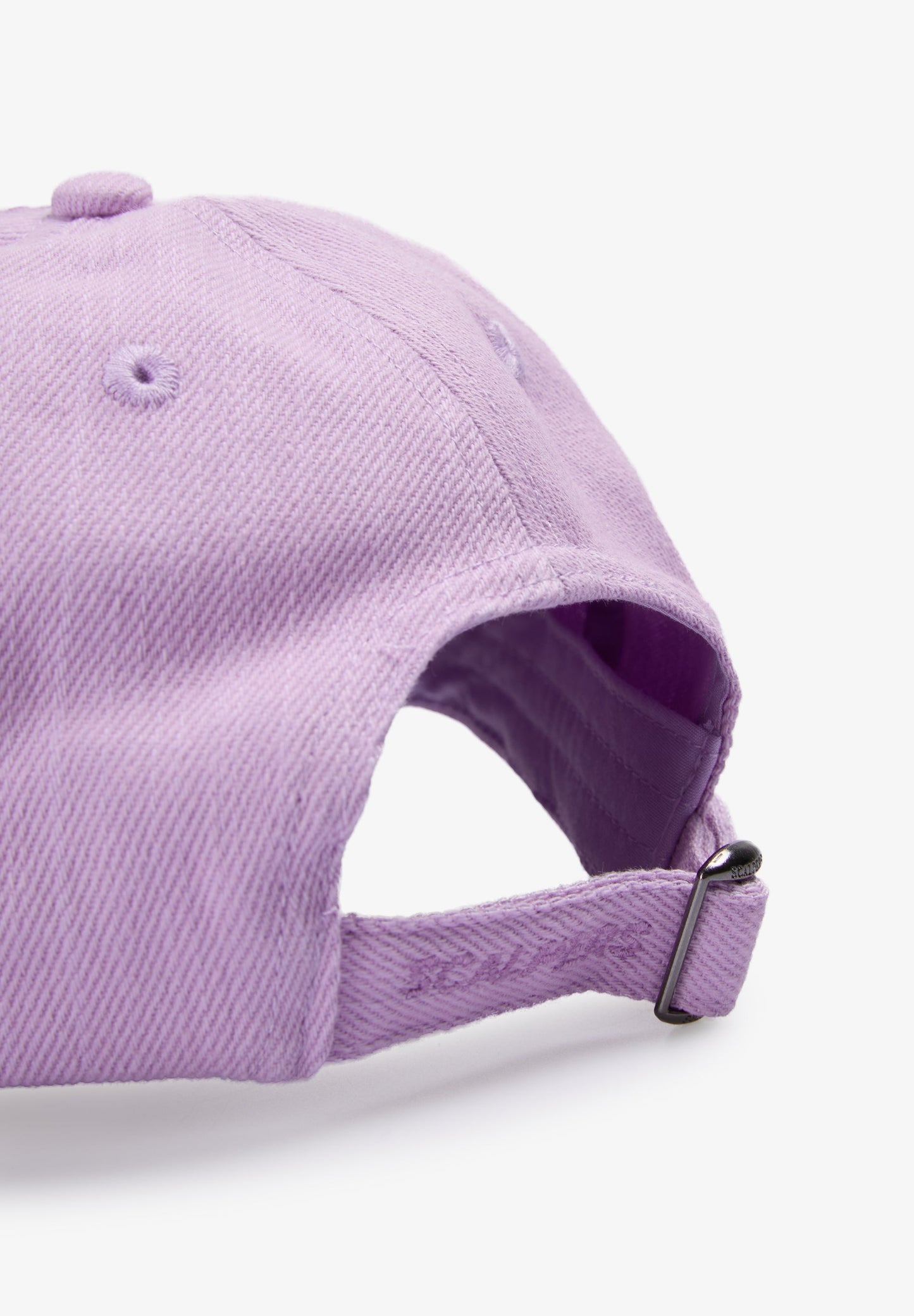 KAPPE MIT FARBLICH PASSENDER STICKEREI