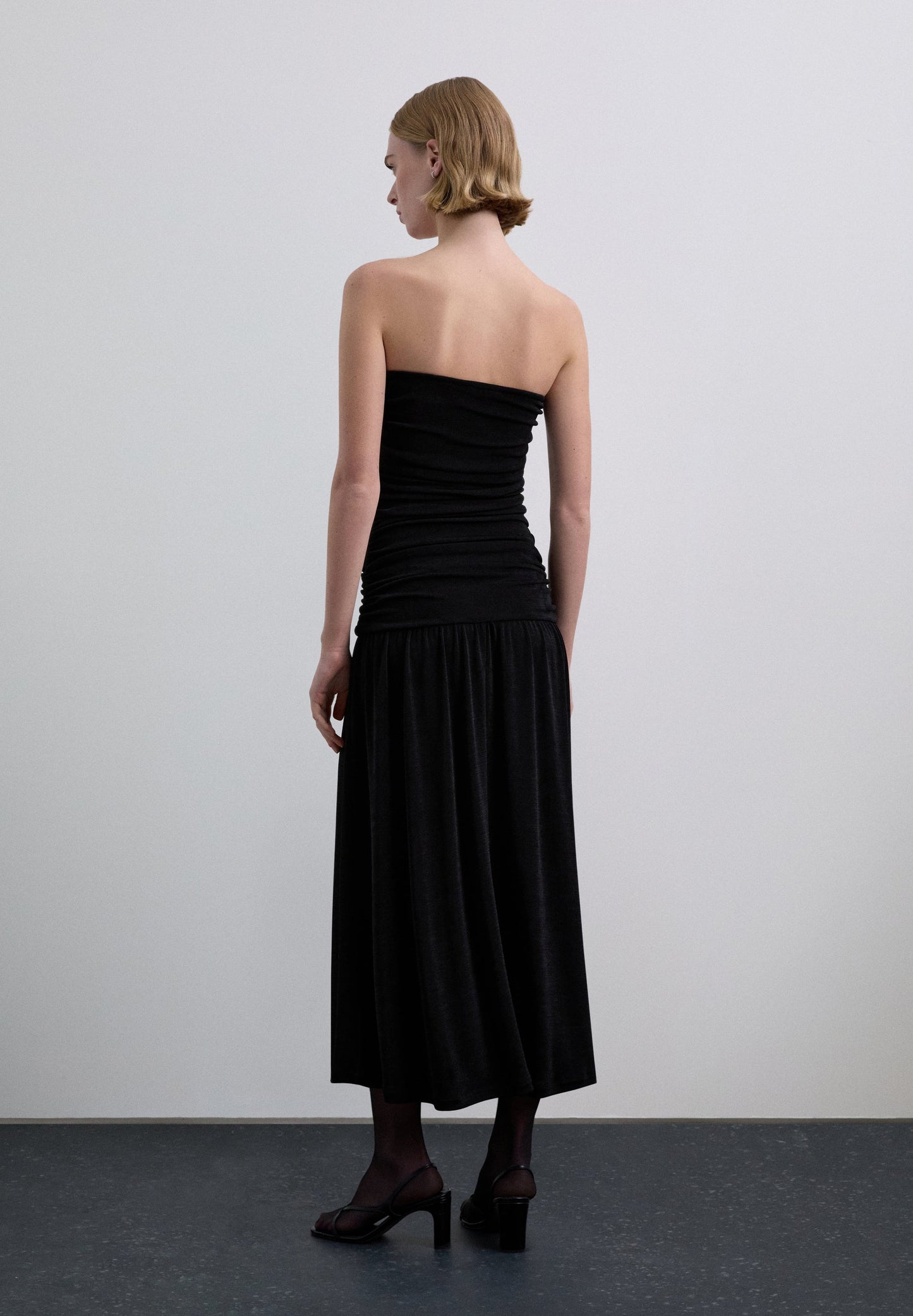 GATHERED KNIT DRESS