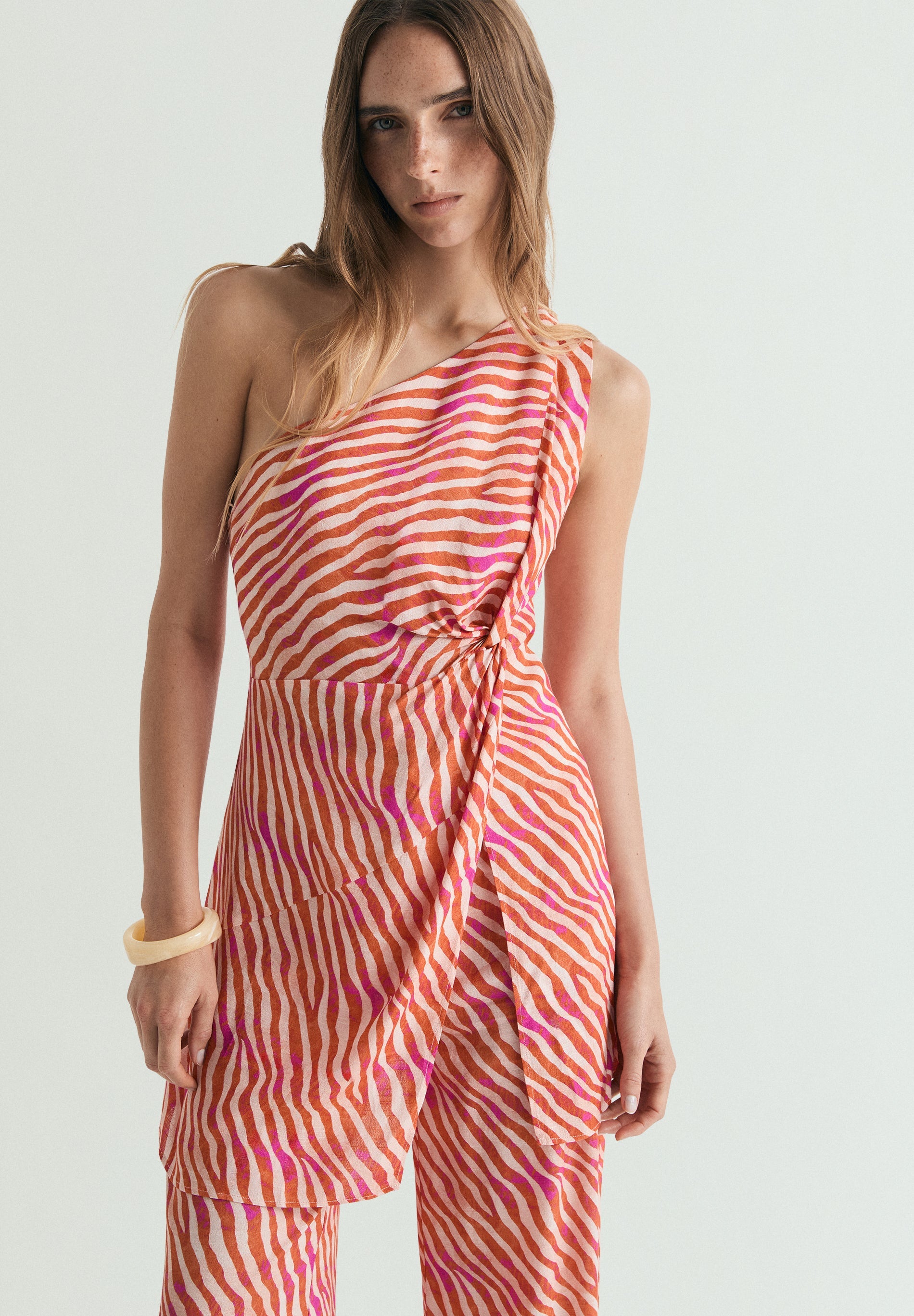 TOP ASYMÉTRIQUE IMPRIMÉ MOTIF ANIMAL