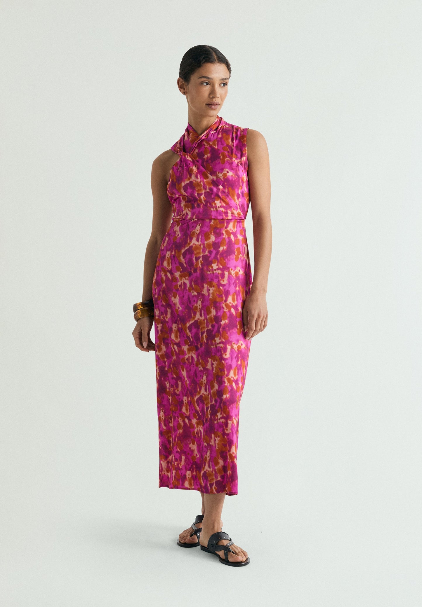 KLEID MIT MEHRFARBIGEM PRINT