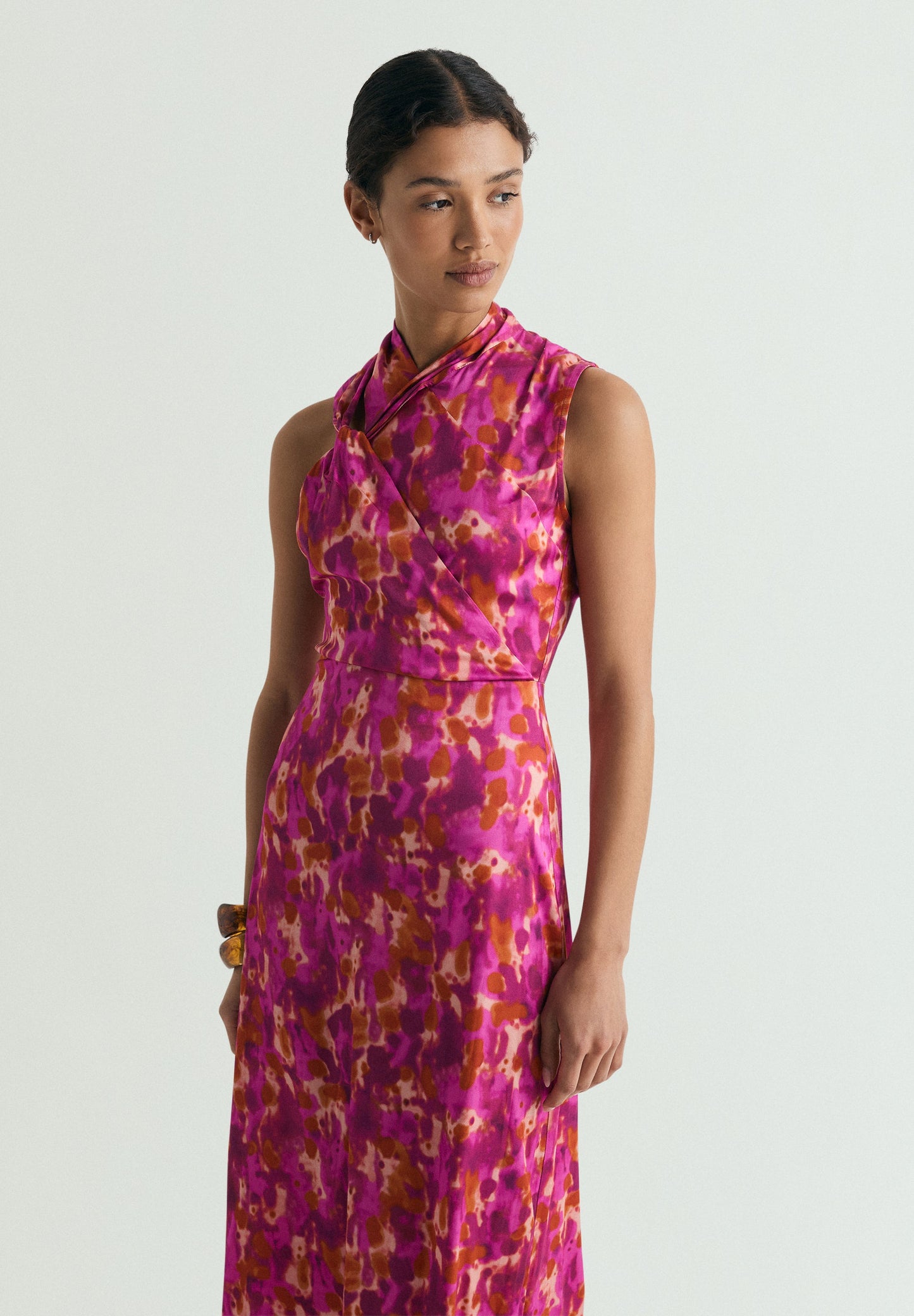 KLEID MIT MEHRFARBIGEM PRINT