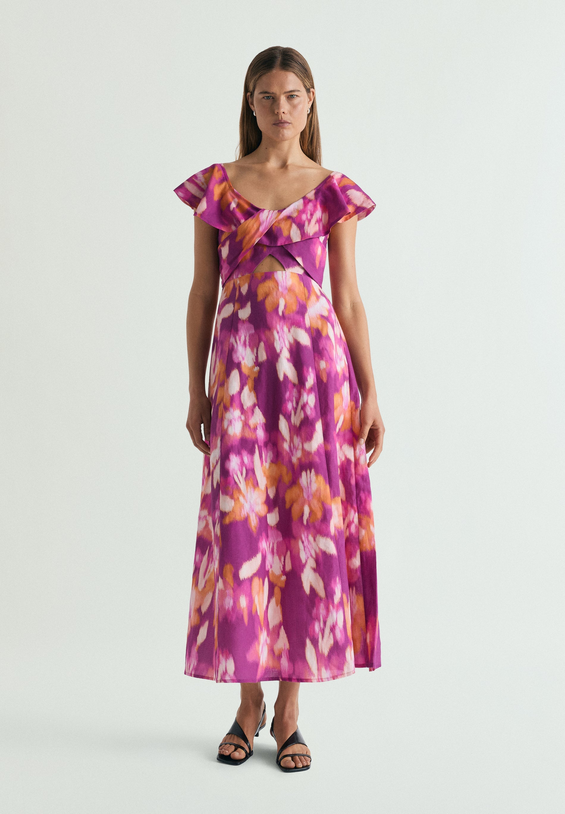 SCRUFFLE OPEN LINEN DRESS