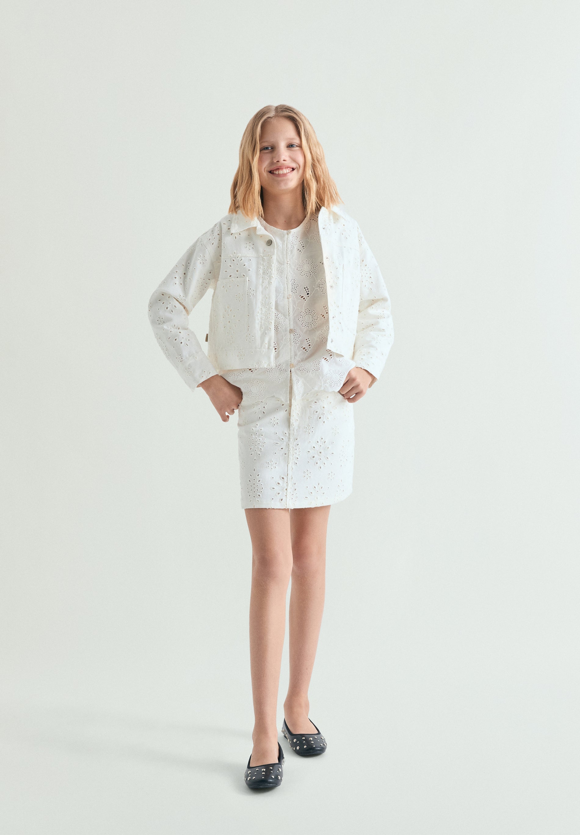 CARDIGAN MIT LOCHMUSTER