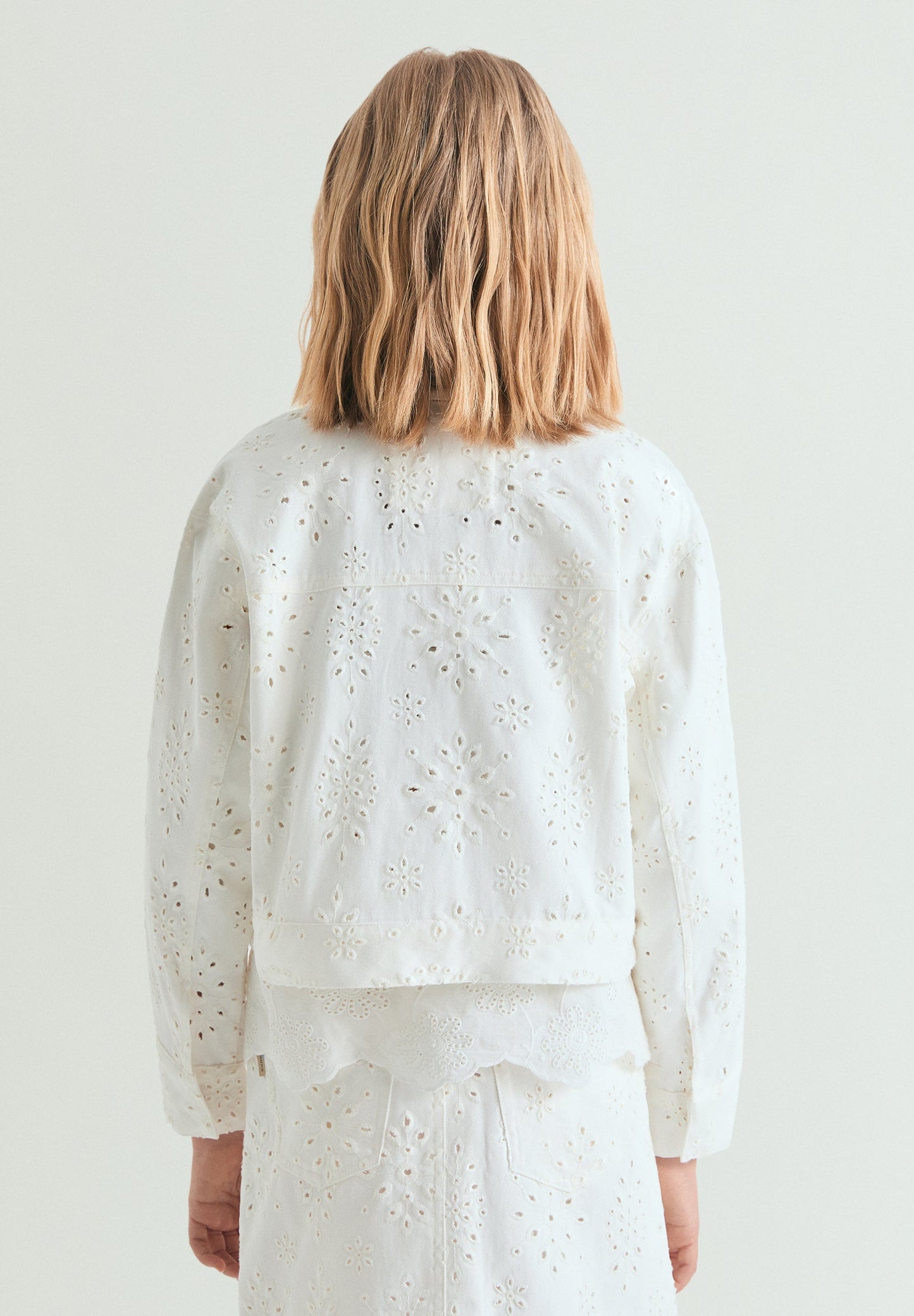 PERFORATED JACKET