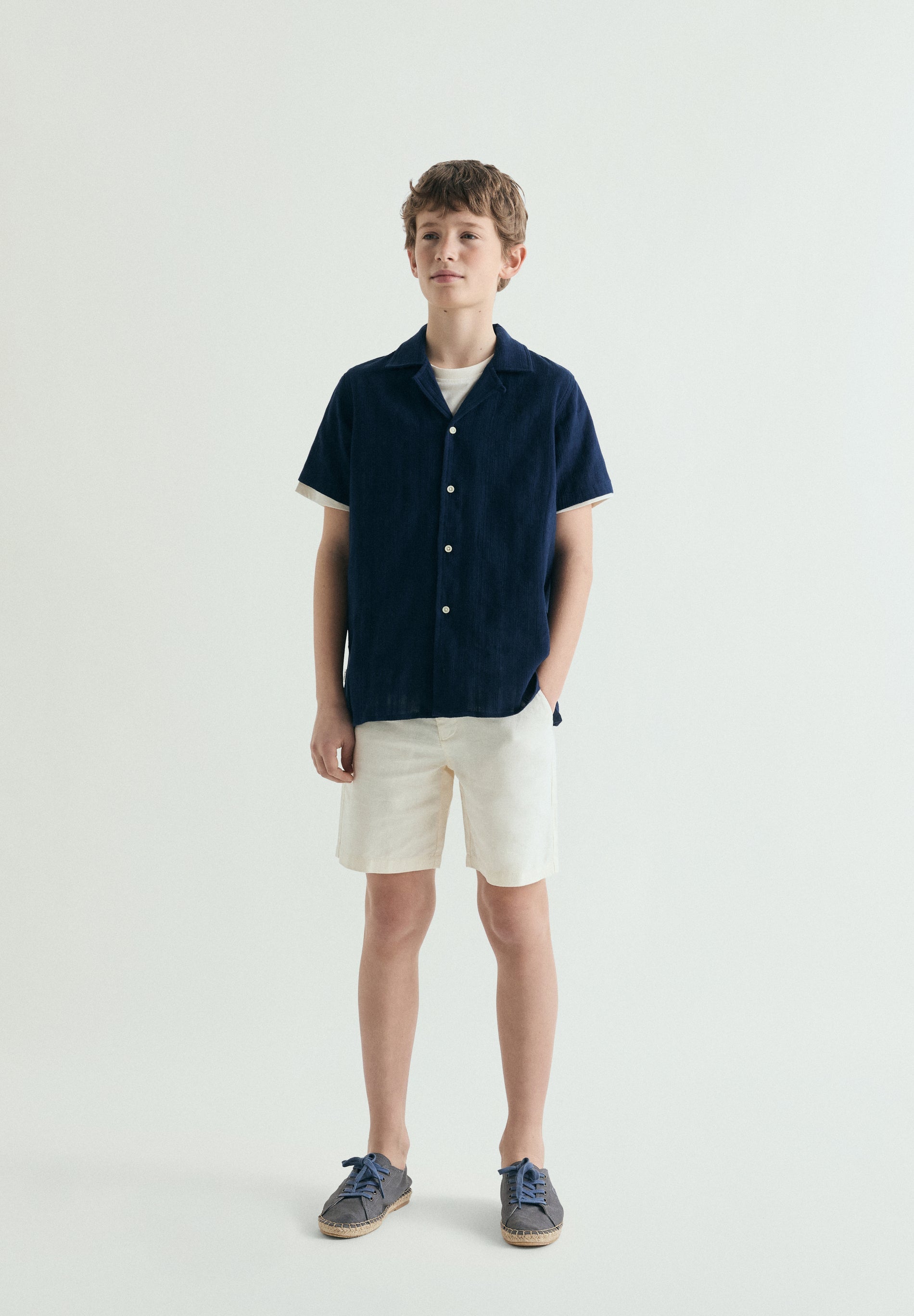 REGULAR FIT LINEN BERMUDA SHORTS