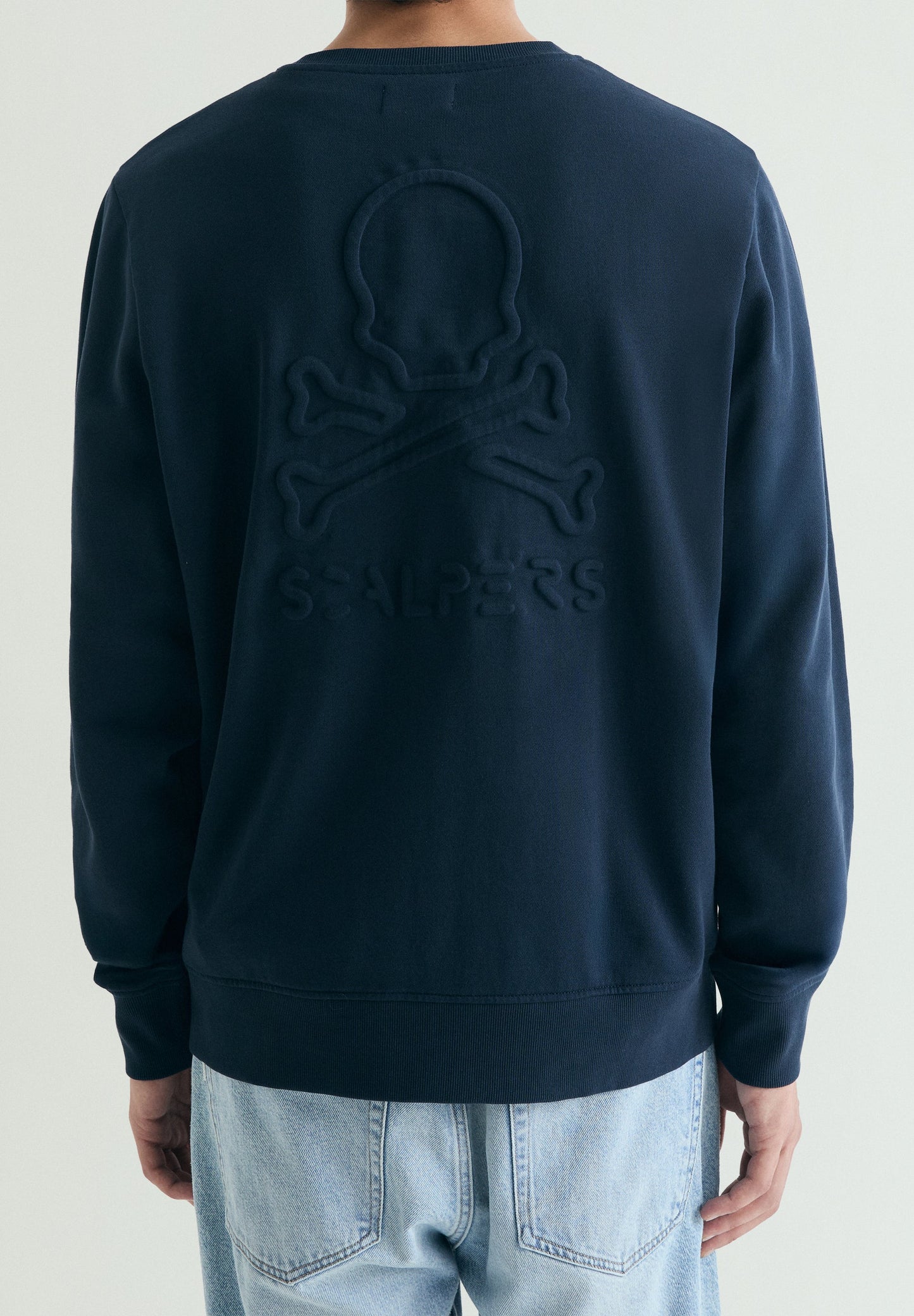 HOODY MIT RELIEF-TOTENKOPF