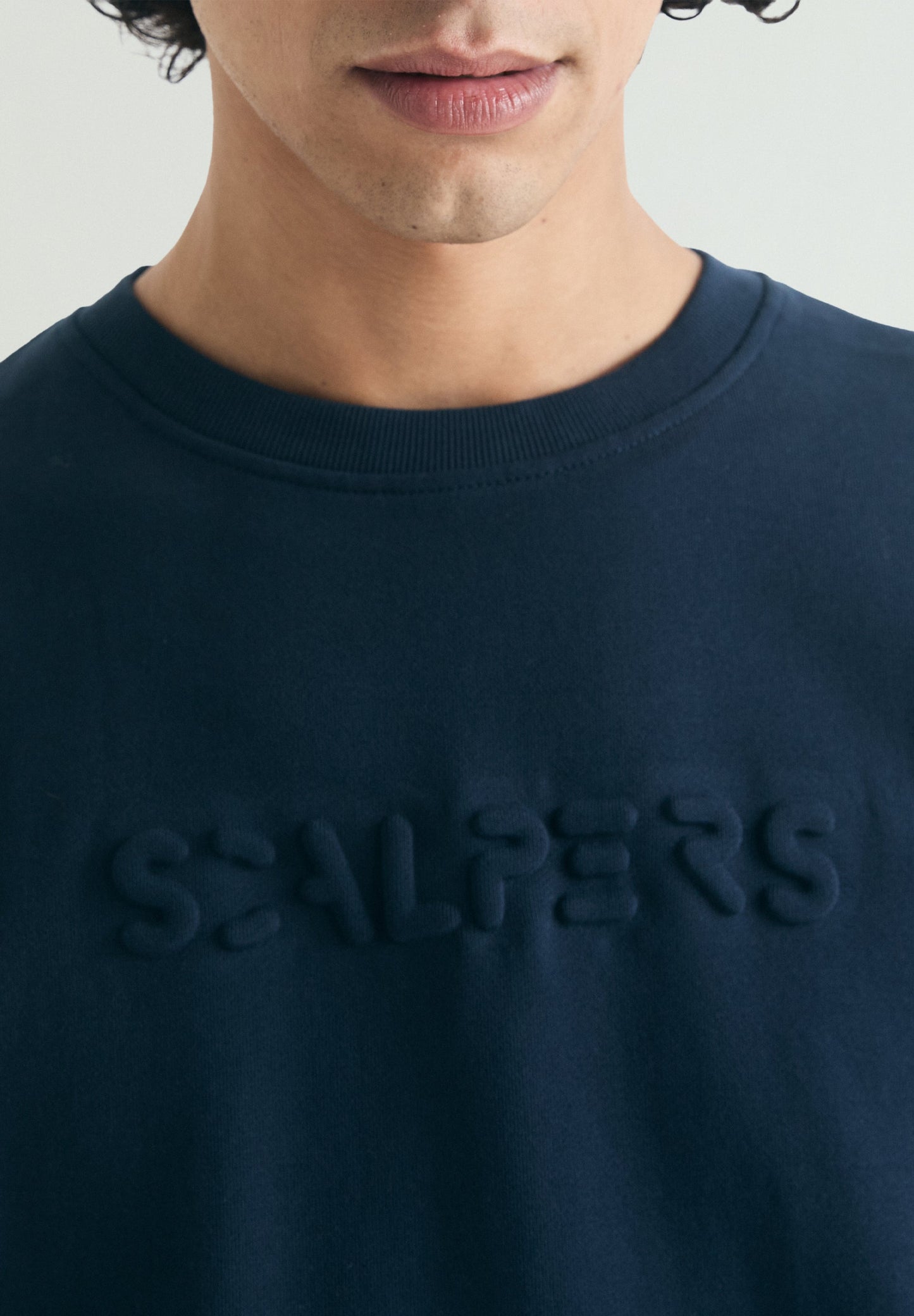 SWEATER DOODSHOOFD RELIËF