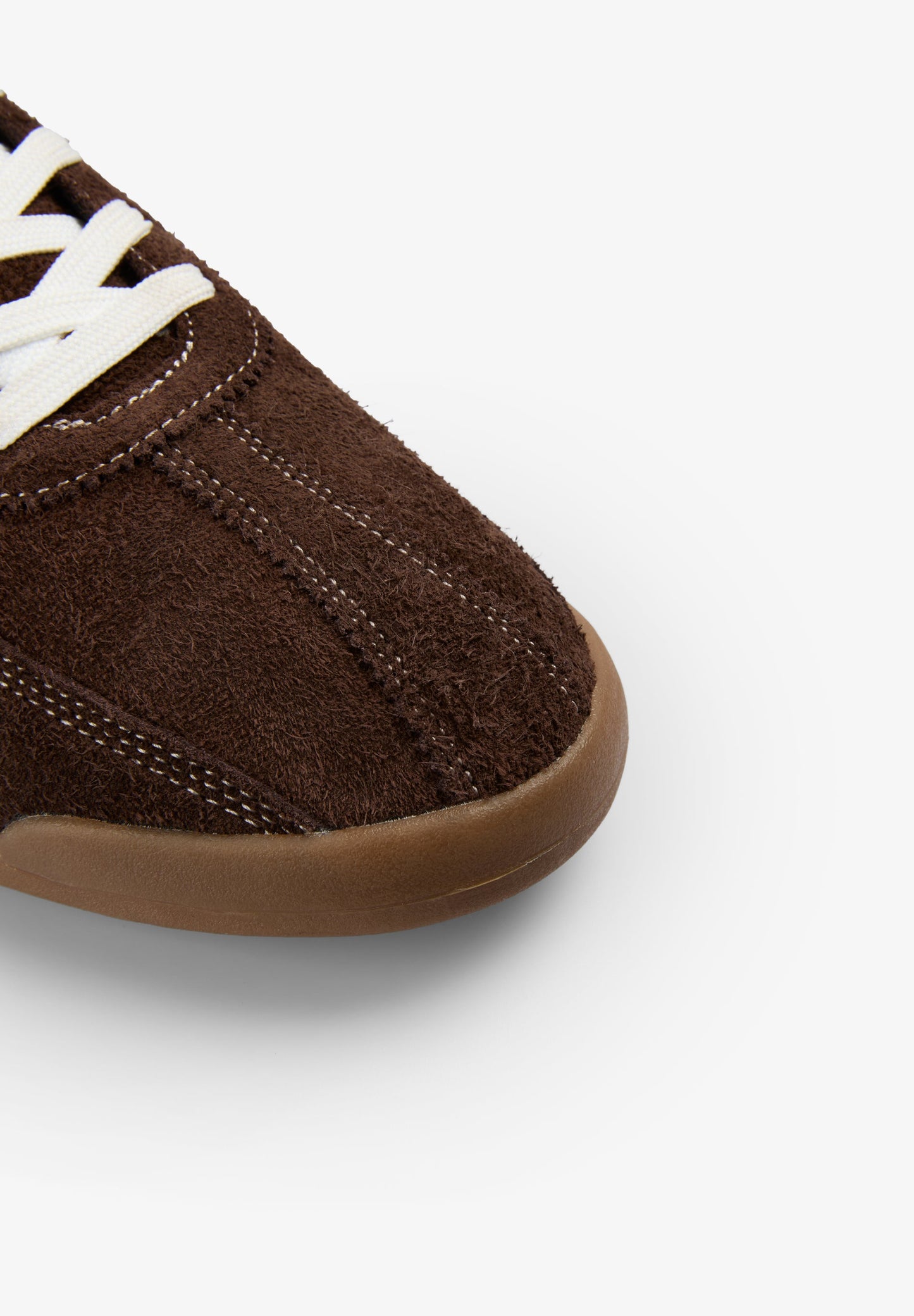SNEAKER IM RETRO-STIL MIT TOTENKOPF