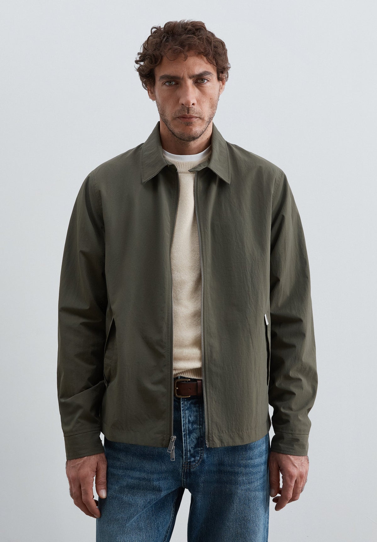 JACKET WITH INNER DETAILS
