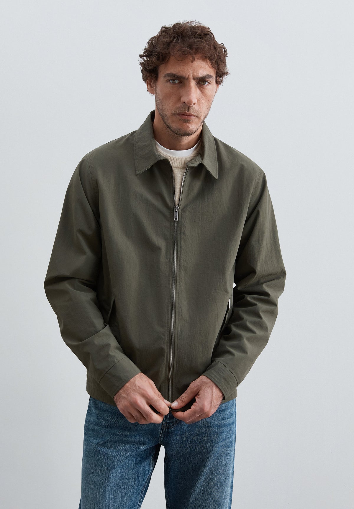 JACKET WITH INNER DETAILS