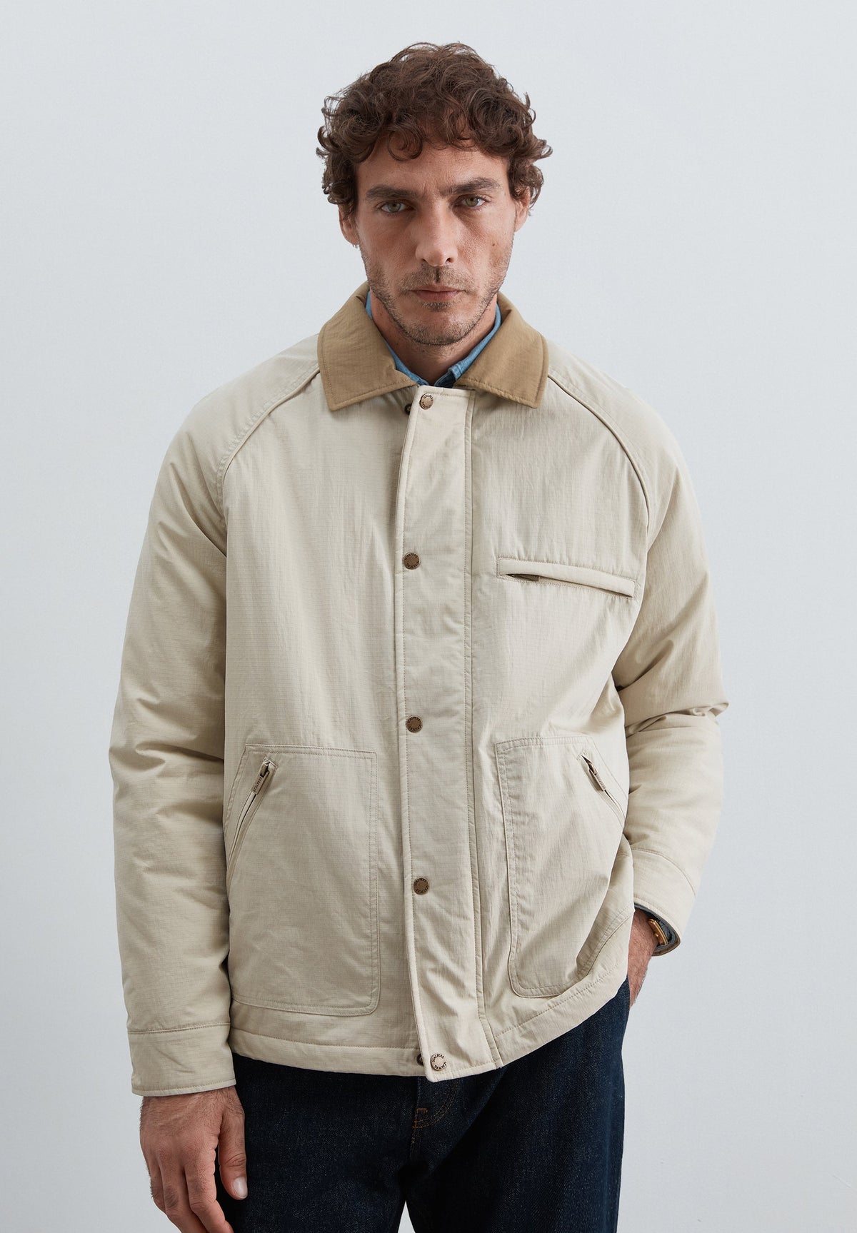 CONTRAST COLLAR JACKET