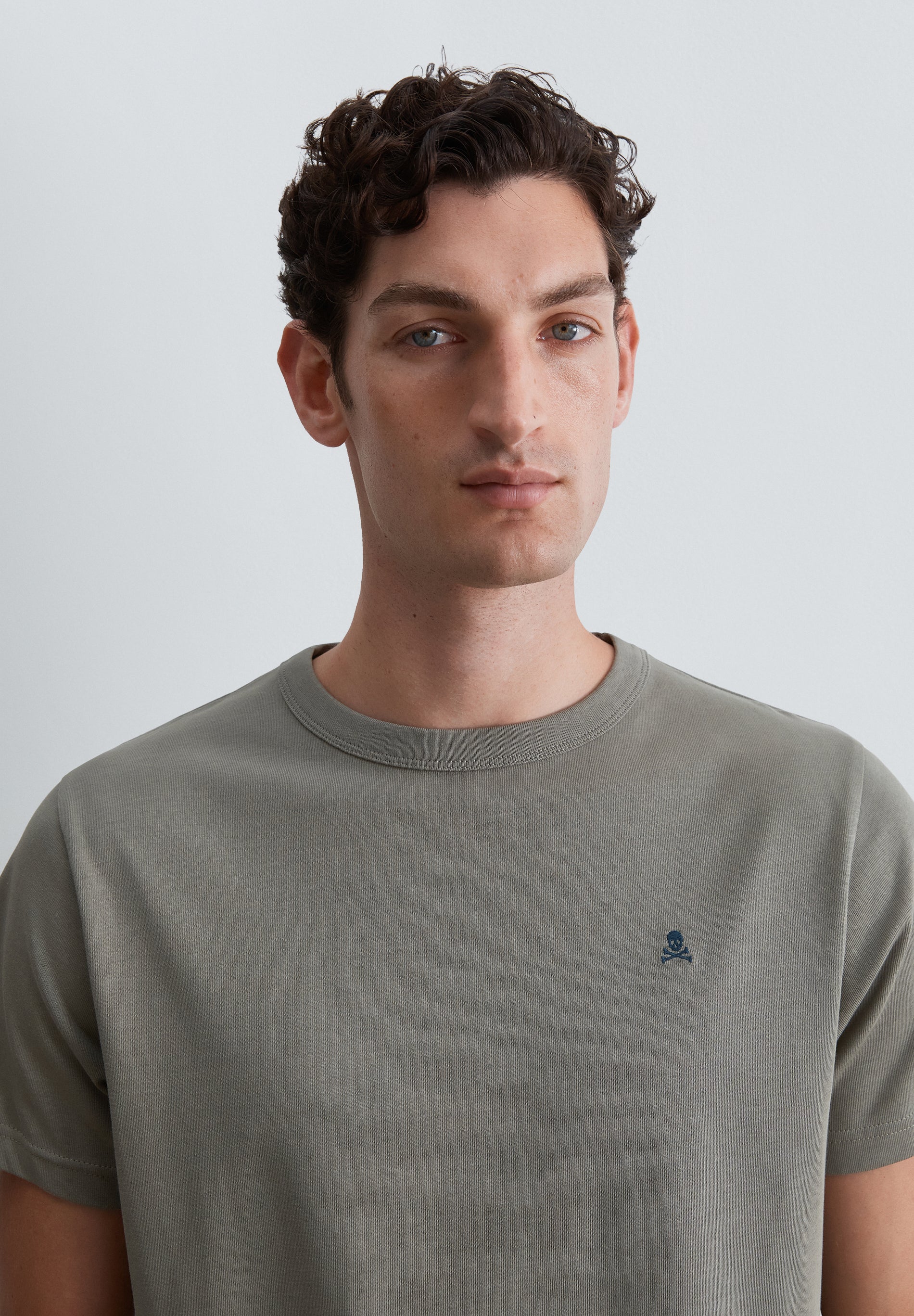 T-SHIRT WITH CONTRAST SKULL