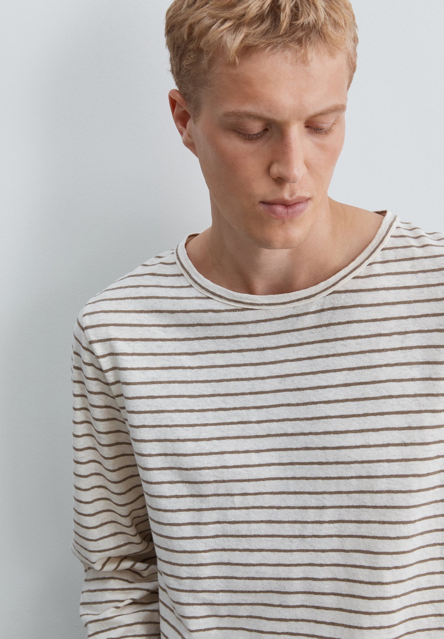 GESTREIFTES T-SHIRT AUS BAUMWOLLE UND LEINEN