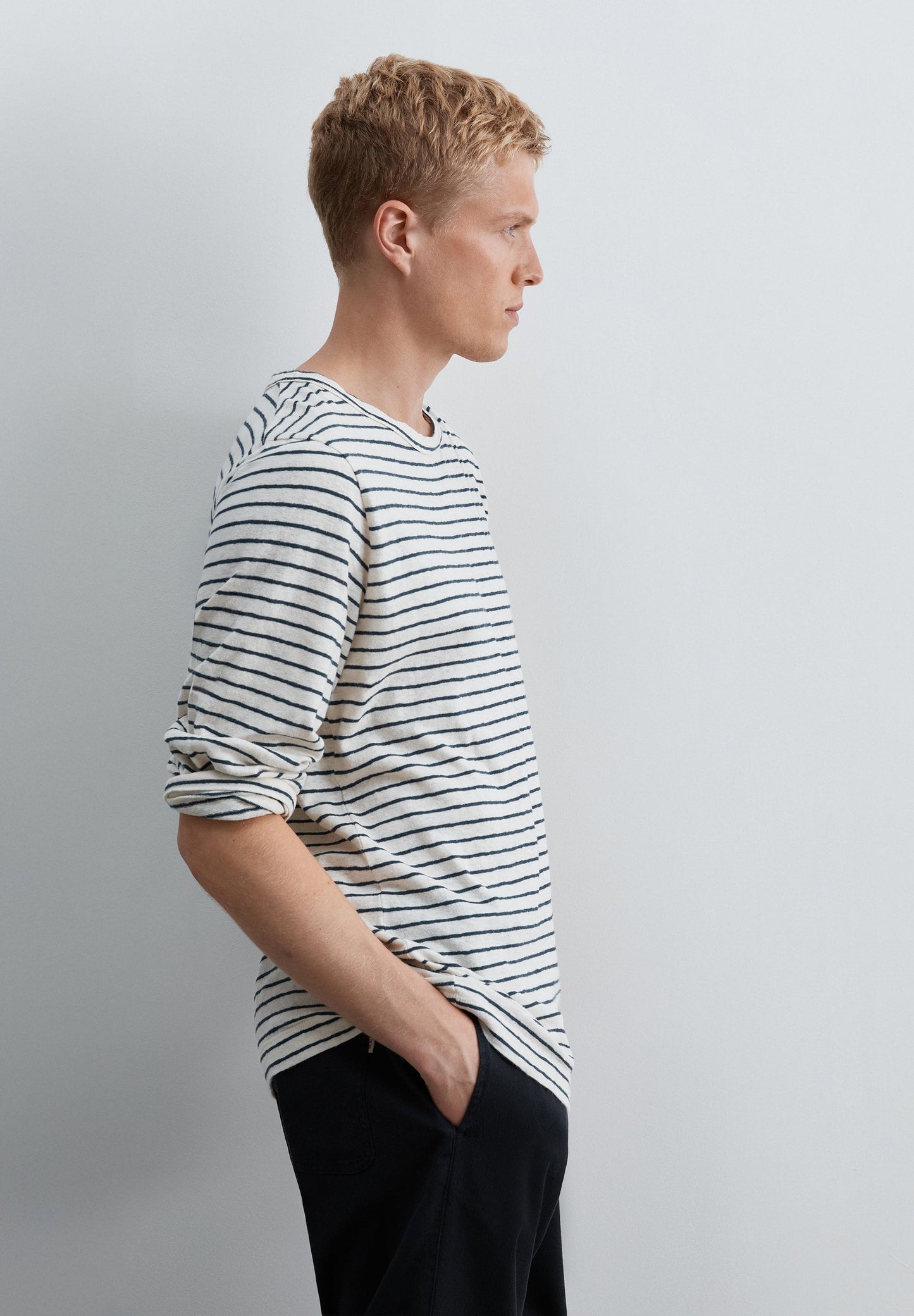 GESTREIFTES T-SHIRT AUS BAUMWOLLE UND LEINEN