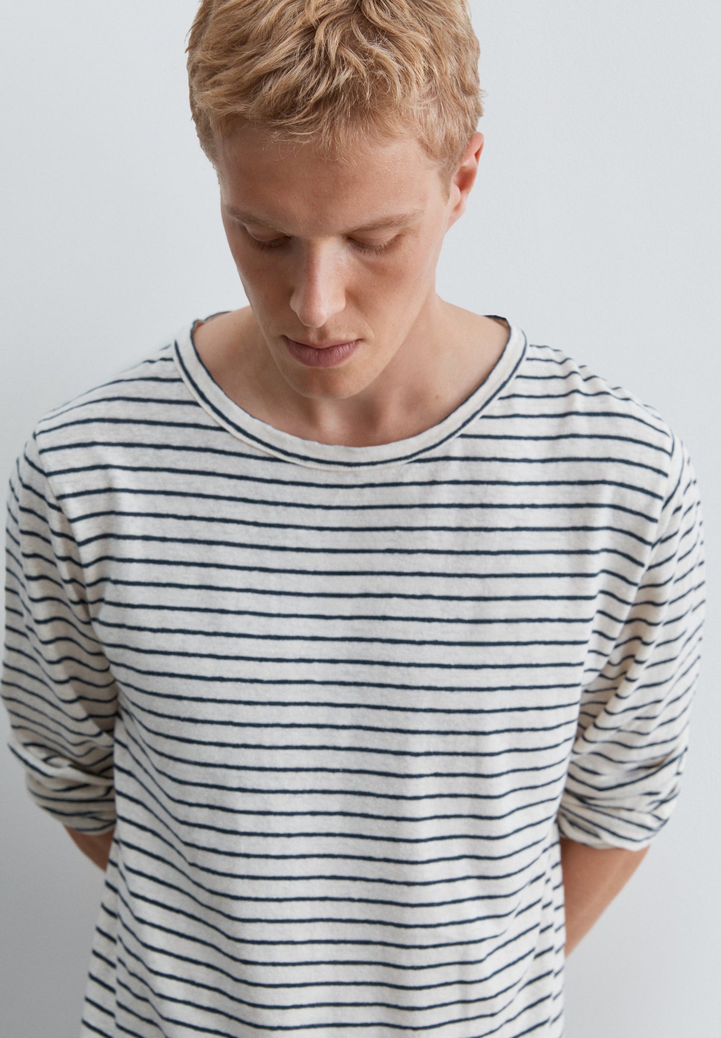 GESTREIFTES T-SHIRT AUS BAUMWOLLE UND LEINEN