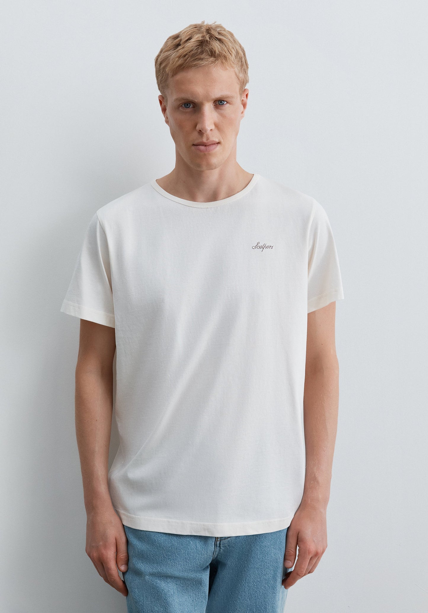 T-SHIRT MIT GESTICKTEM LOGO