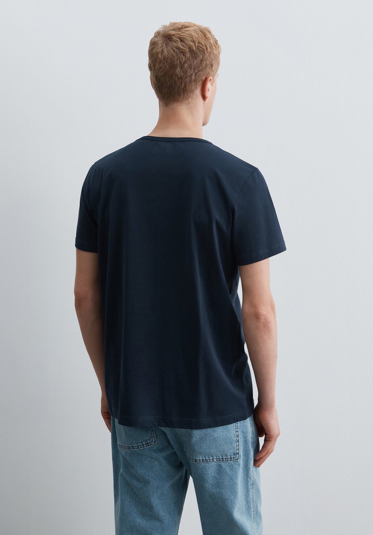 T-SHIRT MIT GESTICKTEM LOGO