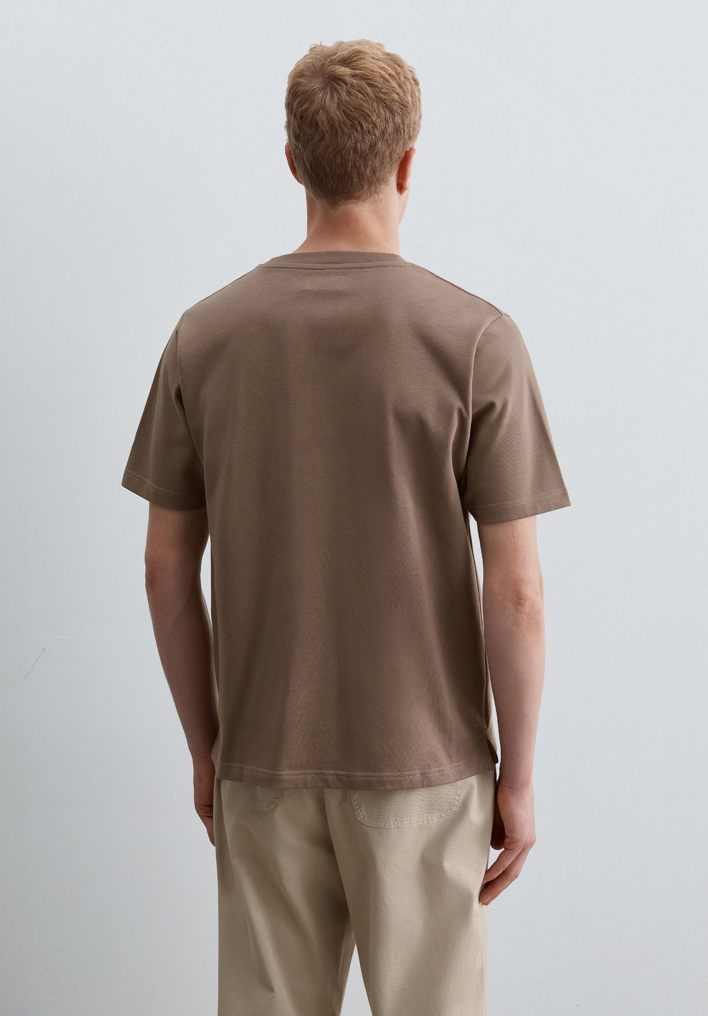 T-SHIRT IM BOXY FIT MIT STICKEREI