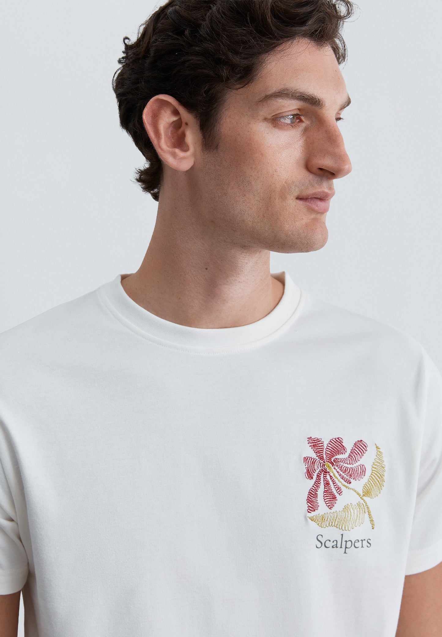 REGULAR FIT EMBROIDERED T-SHIRT