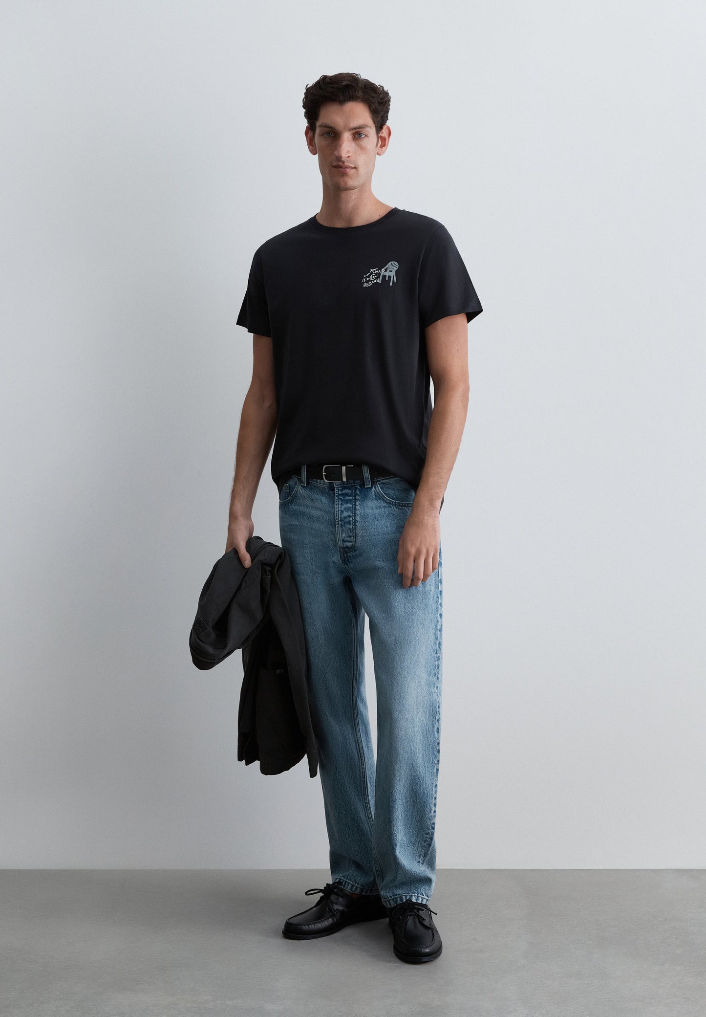 REGULAR FIT CONTRAST PRINT T-SHIRT