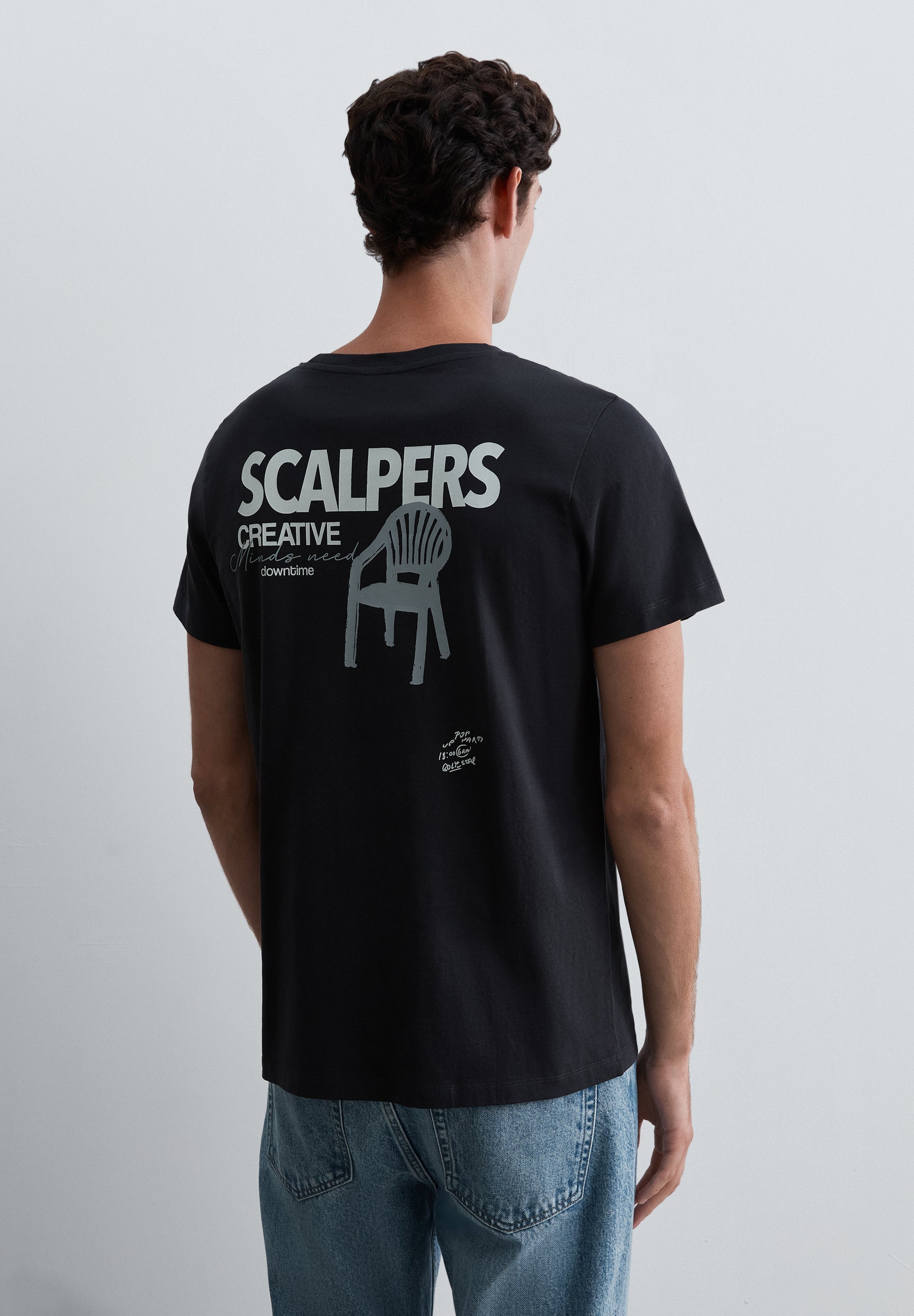 REGULAR FIT CONTRAST PRINT T-SHIRT