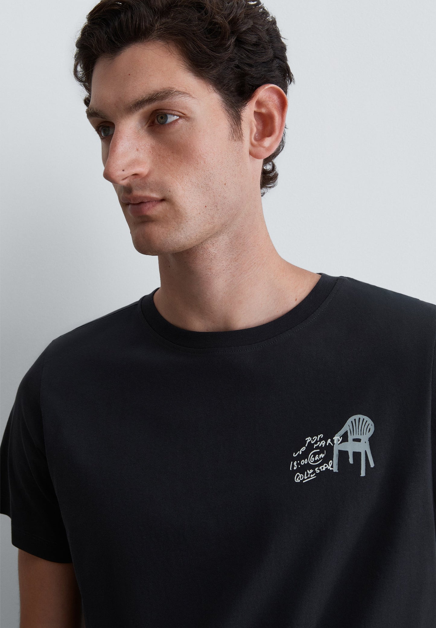 REGULAR FIT CONTRAST PRINT T-SHIRT