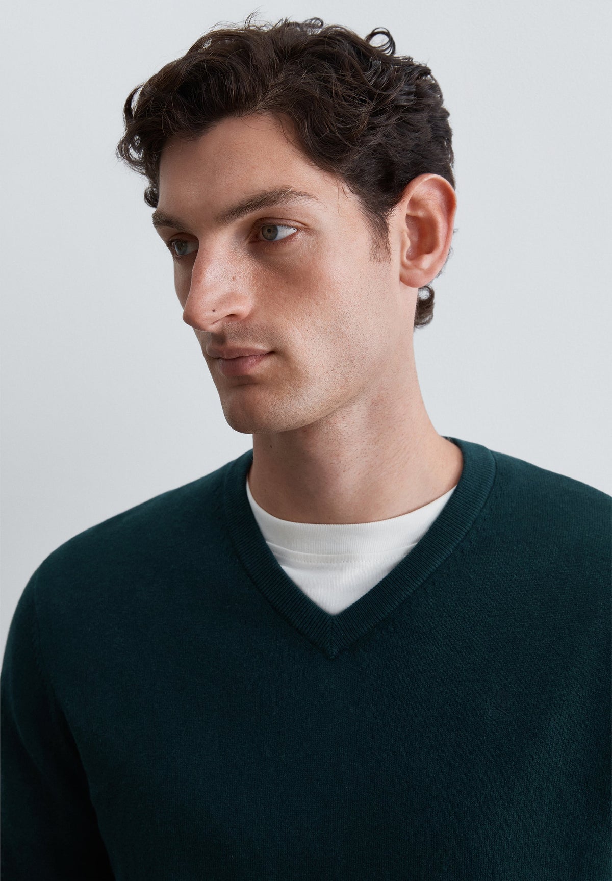 KNIT V-NECK SWEATER