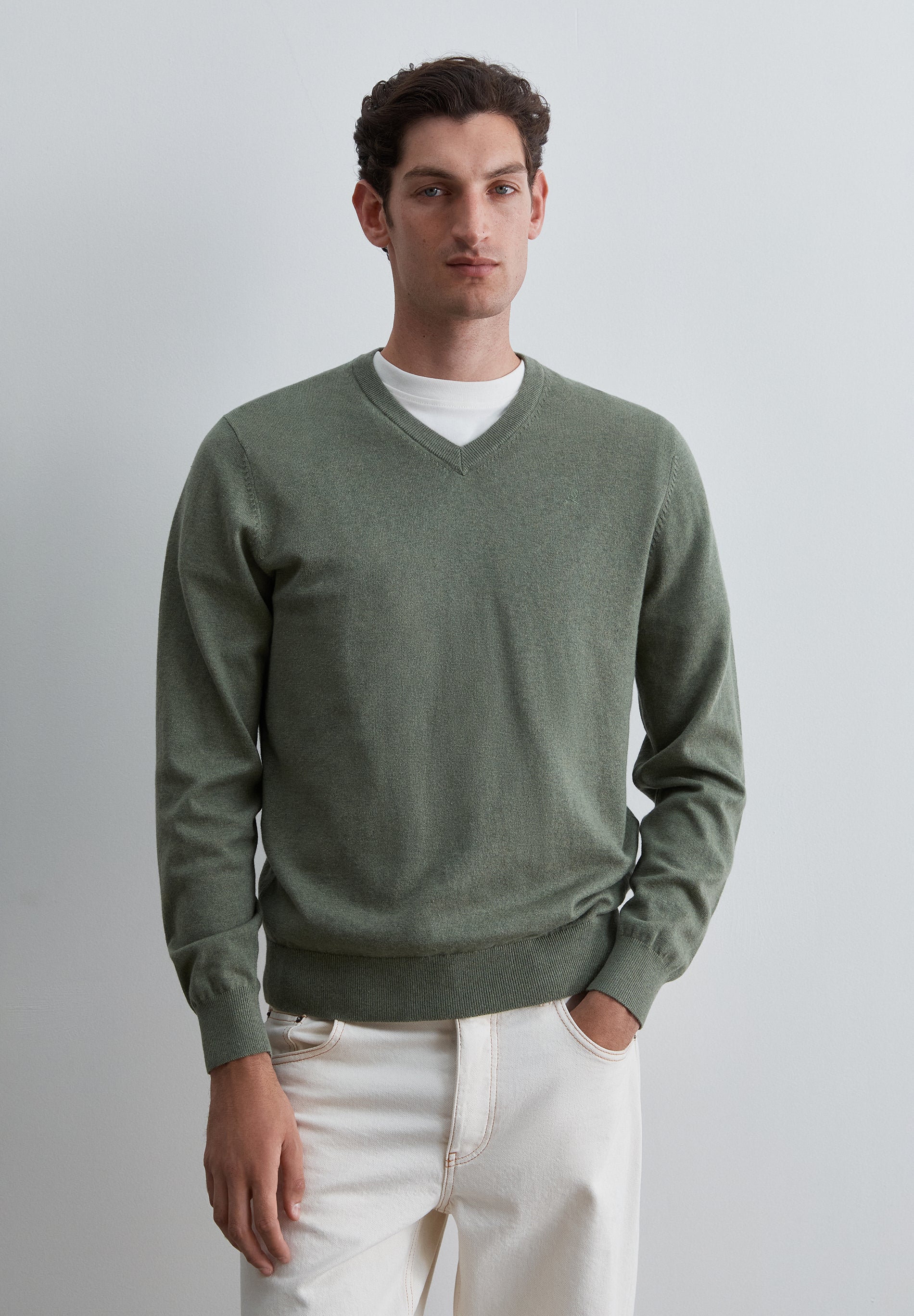 KNIT V-NECK SWEATER