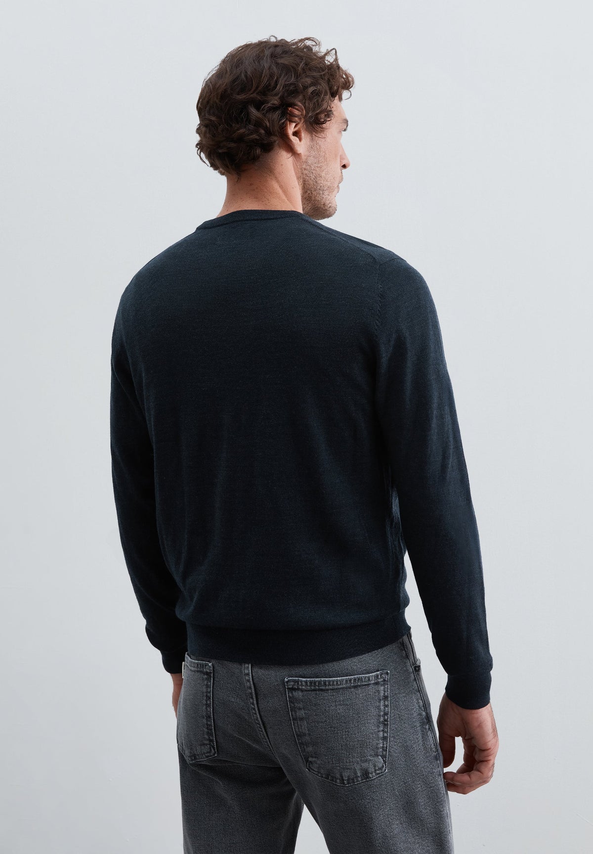 ROUND NECK WOOL SWEATER