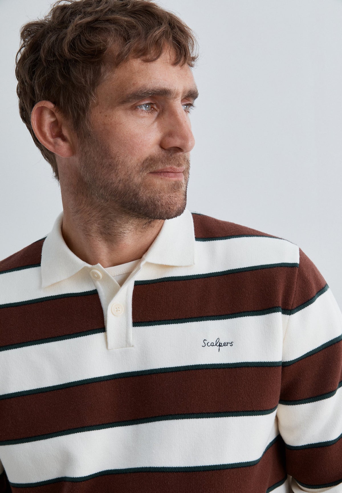 PULLOVER MIT POLOKRAGEN UND STREIFEN