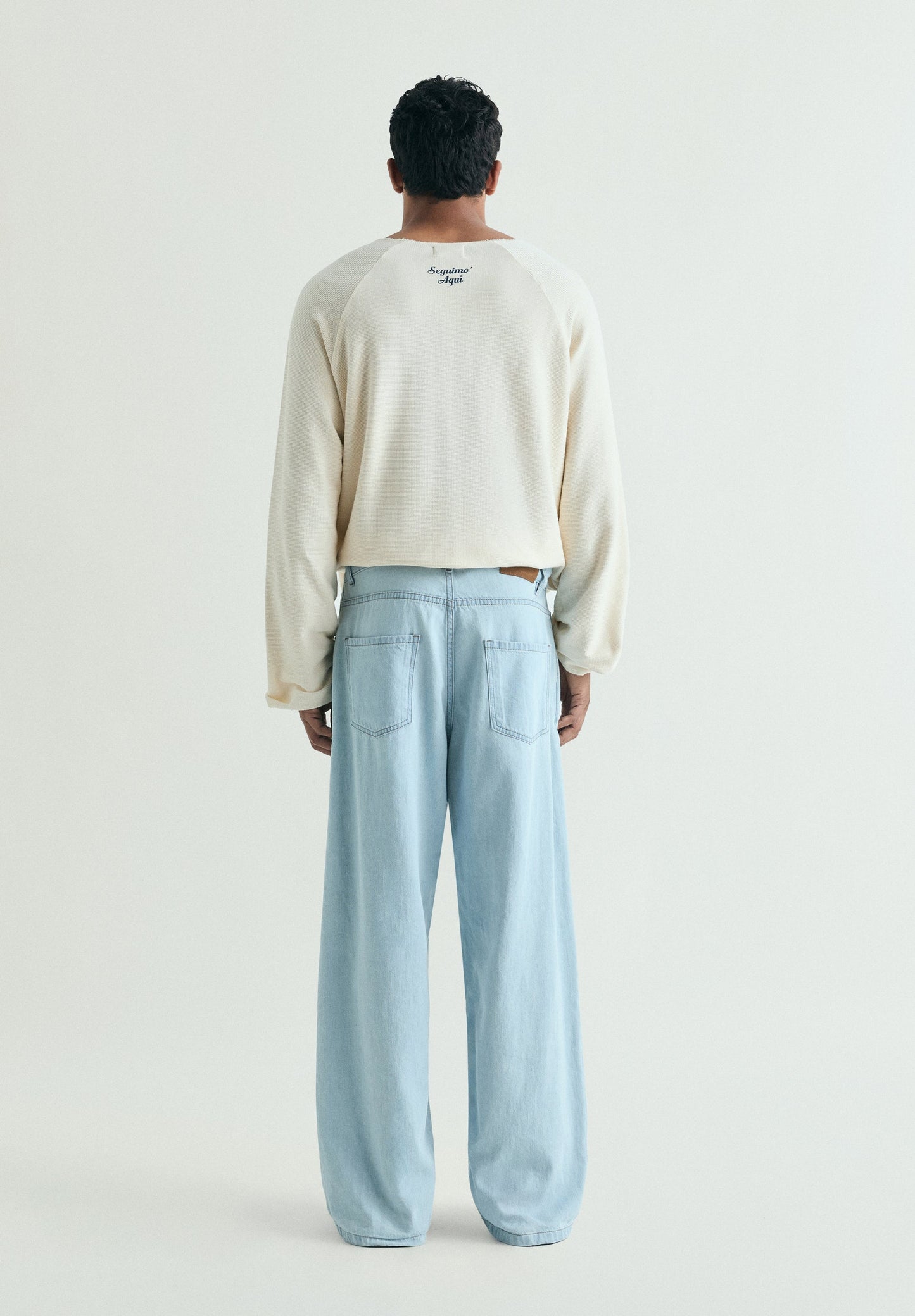 DENIM-JEANS AUS LEICHTER BAUMWOLLE