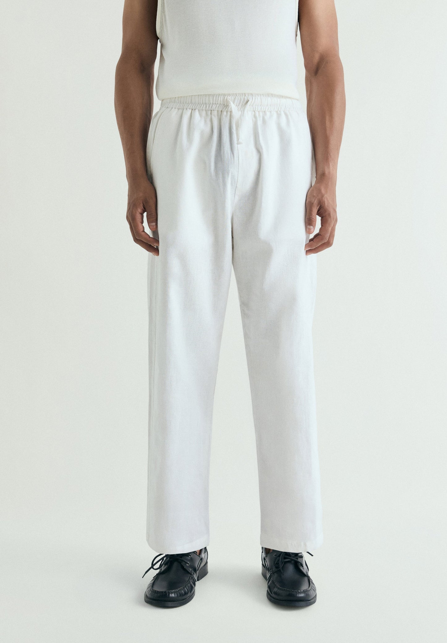 RELAXED LINEN AND COTTON TROUSERS