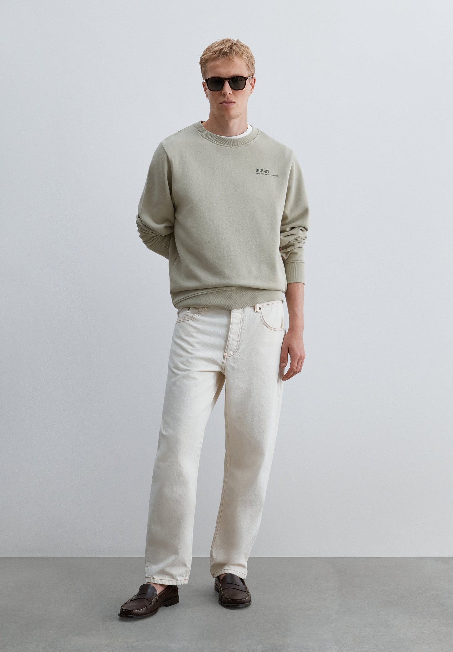 SWEATSHIRT WITH CONTRAST PRINT
