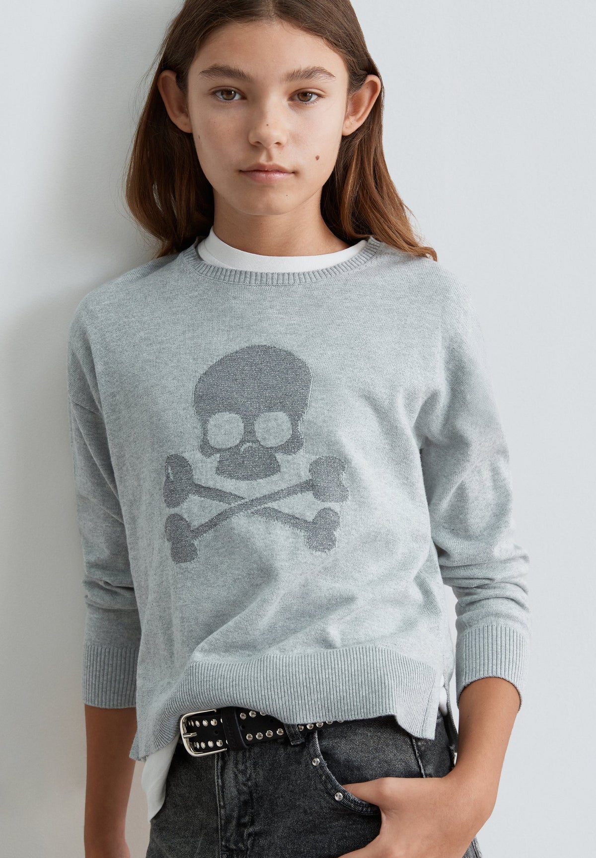 PULLOVER MIT GLITZERTOTENKOPF