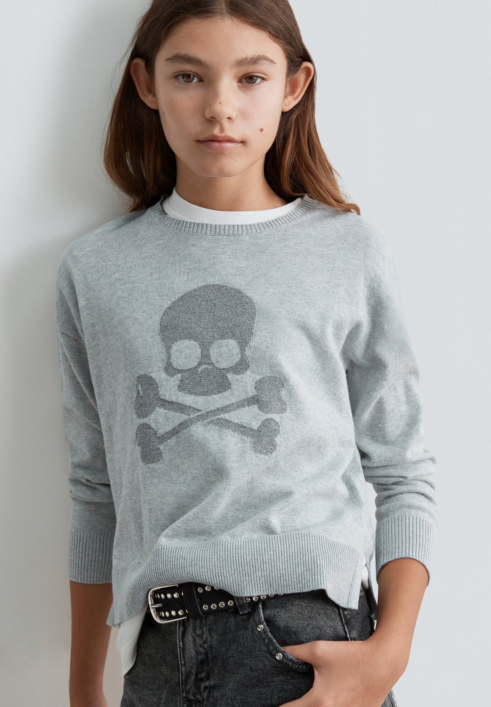 PULLOVER MIT GLITZERTOTENKOPF