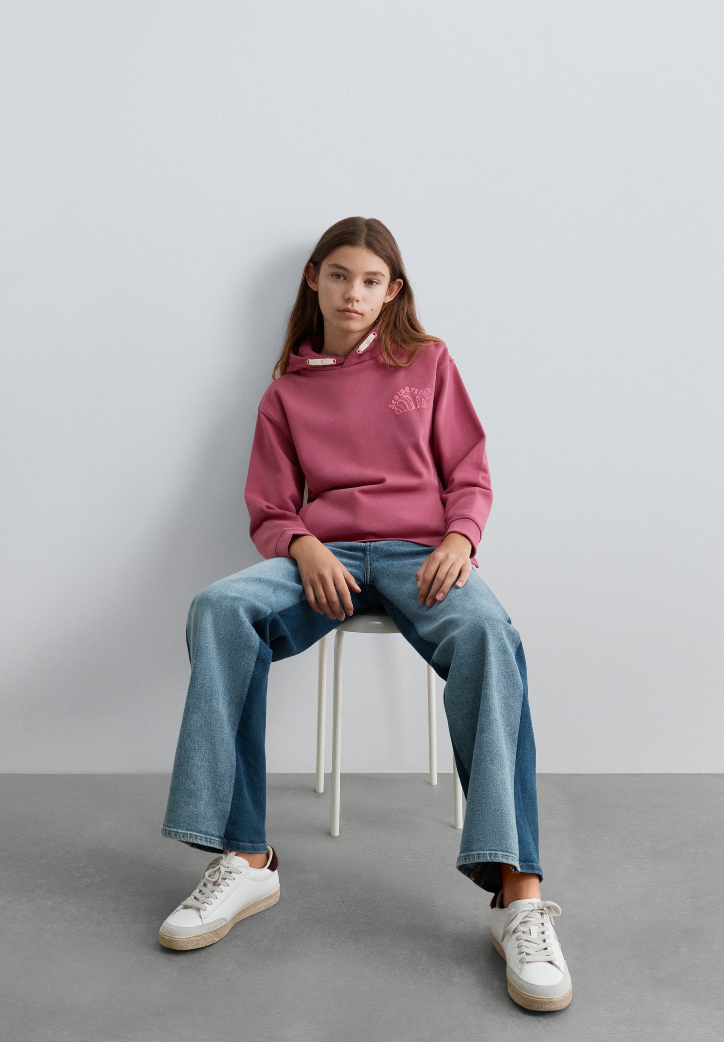 SWEATSHIRT MIT CROISSANT-PRINT