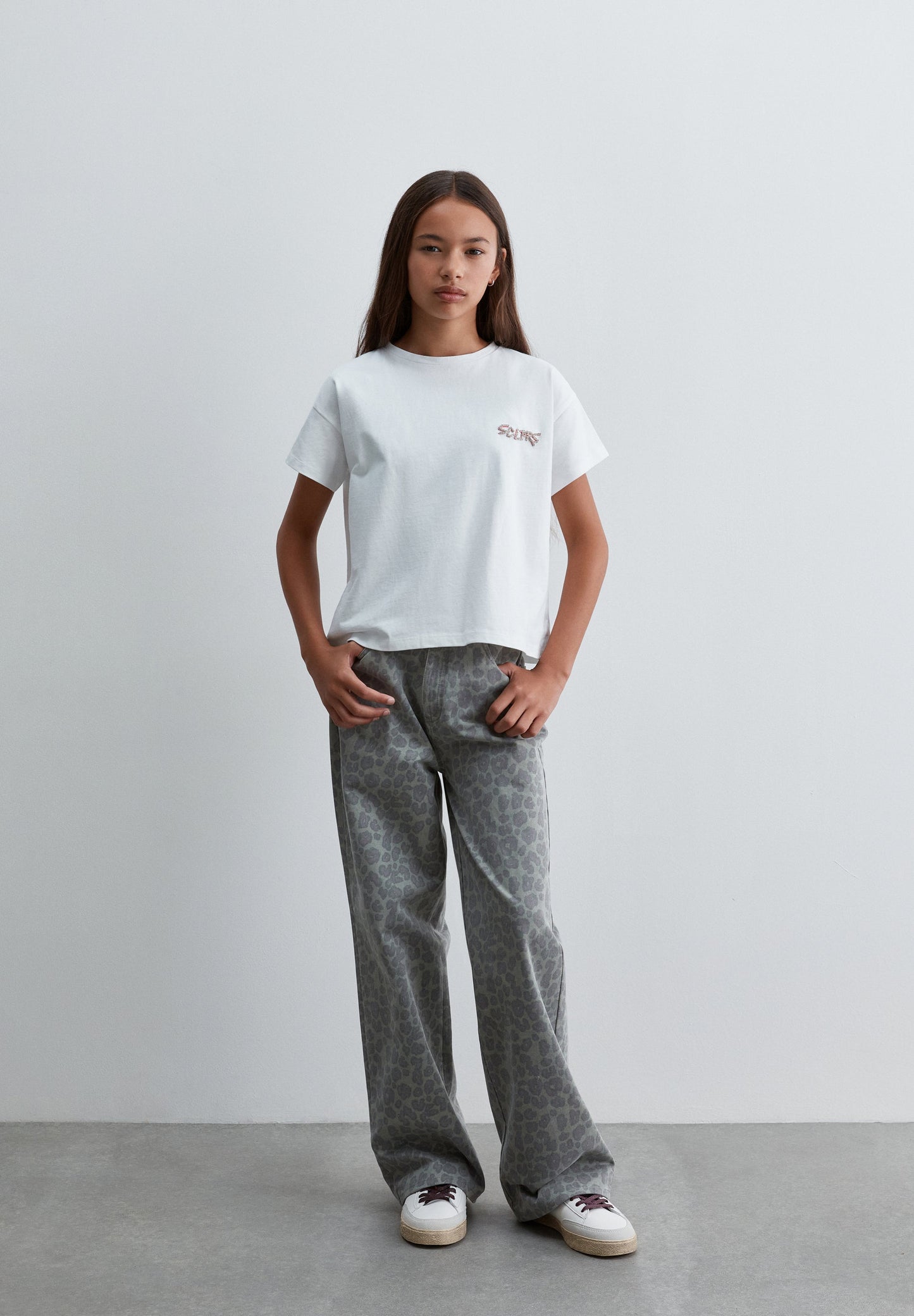 T-SHIRT MIT STRASS