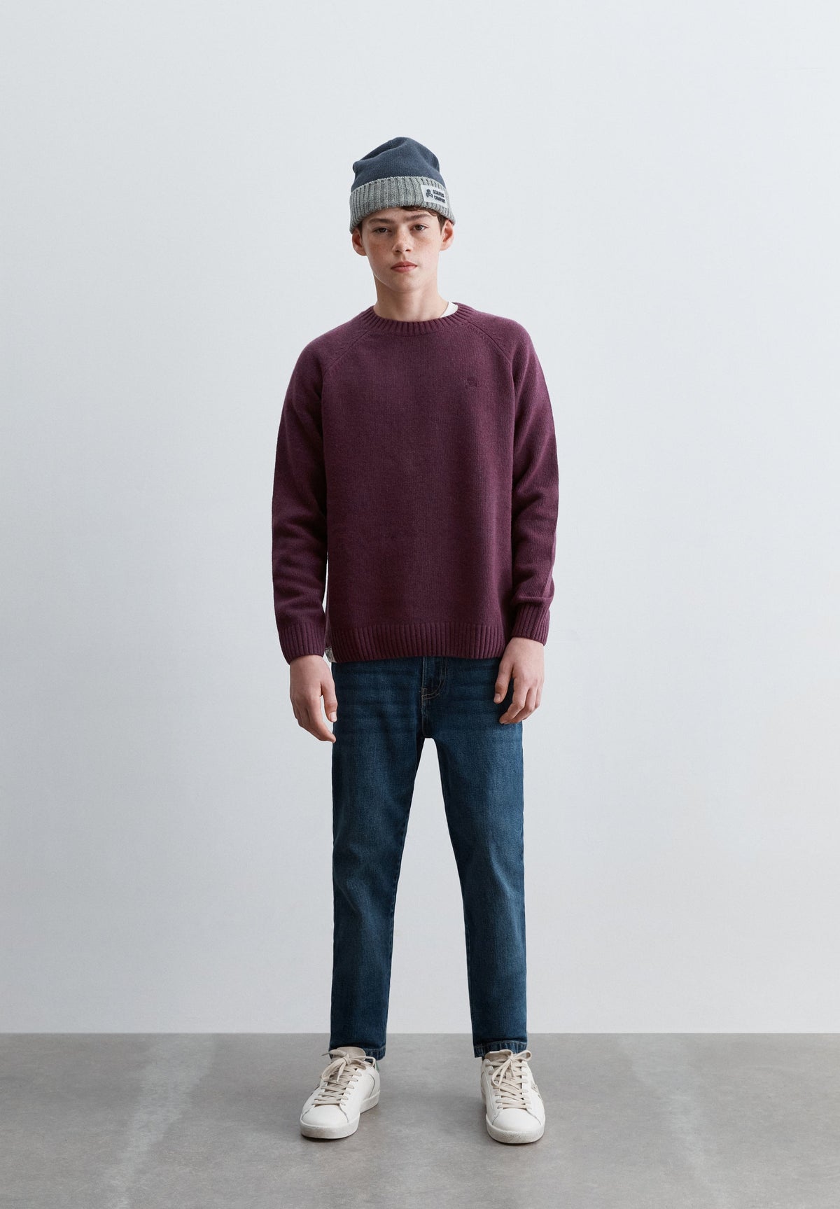 ROUND NECK WOOL SWEATER