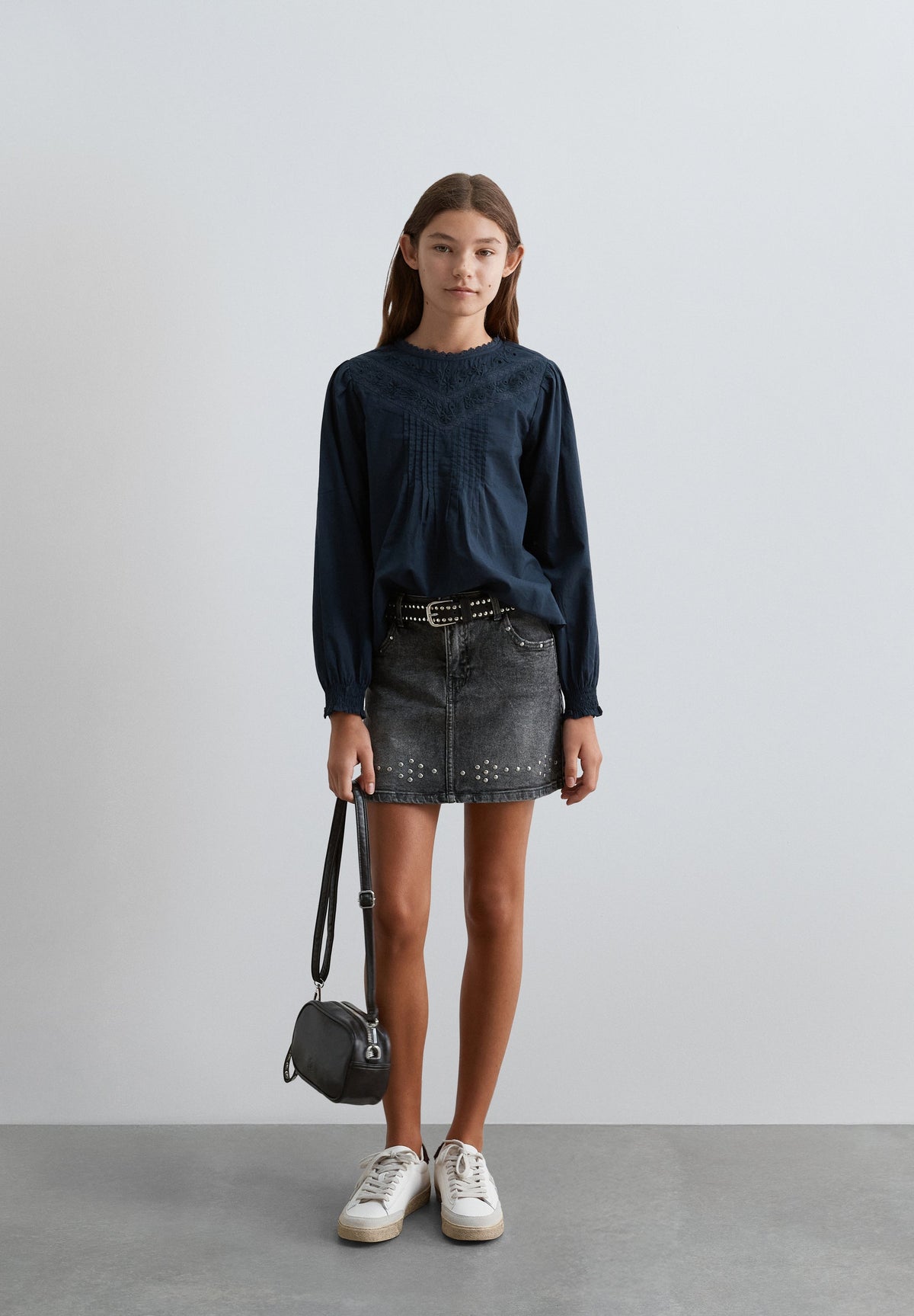 ROMANTISCHE BLUSE MIT STICKEREIEN
