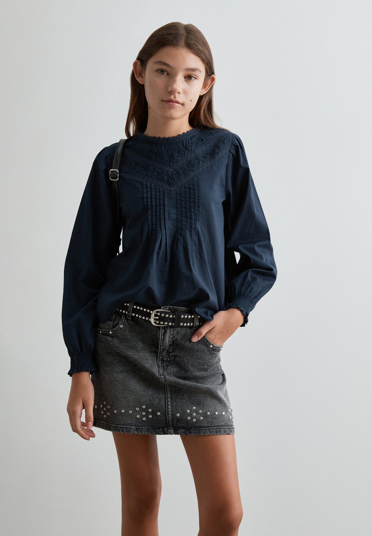 ROMANTISCHE BLUSE MIT STICKEREIEN