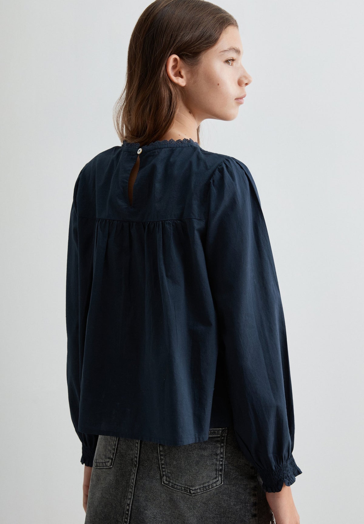 ROMANTISCHE BLUSE MIT STICKEREIEN