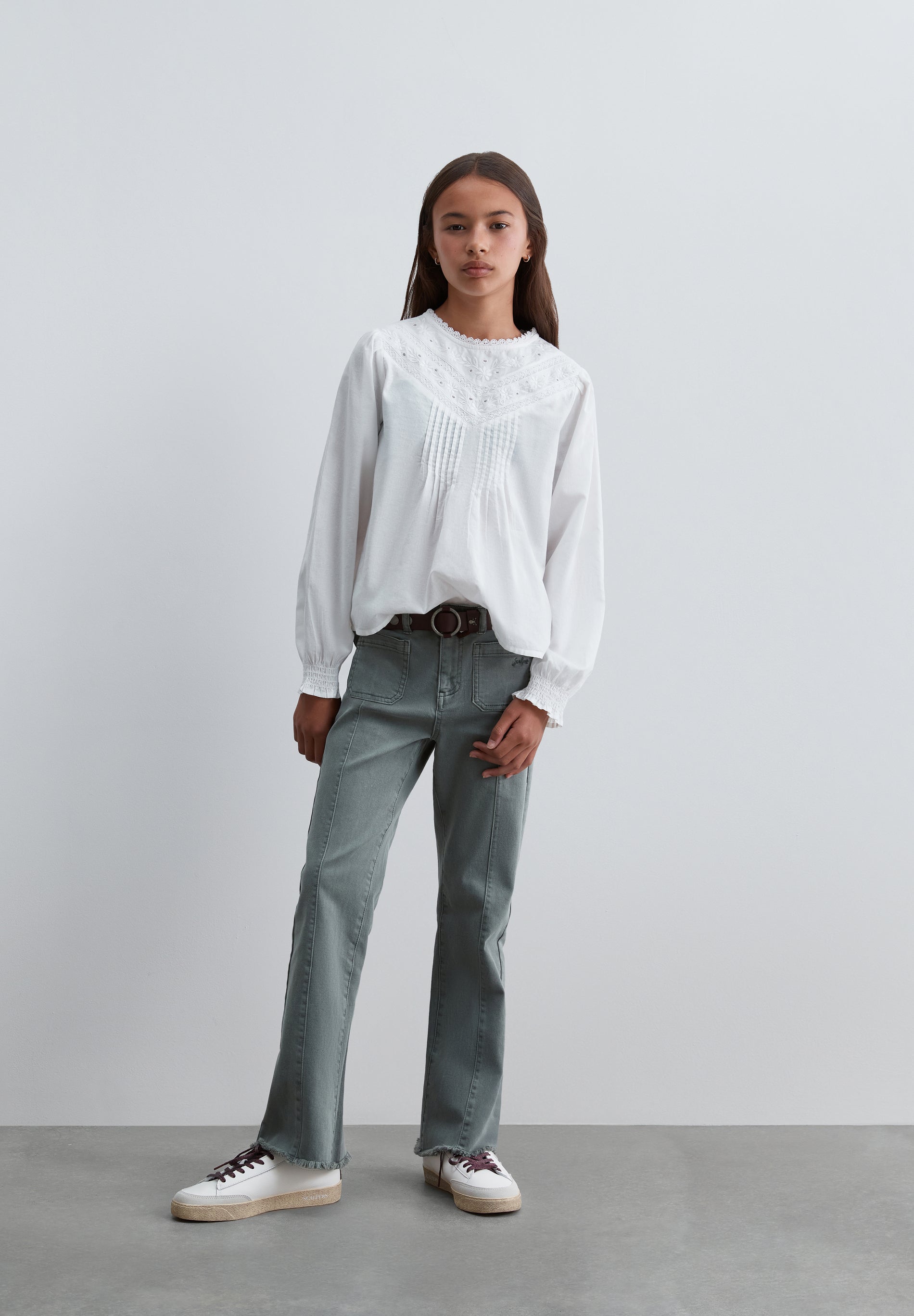 PANTALON ÉVASÉ COUTURES