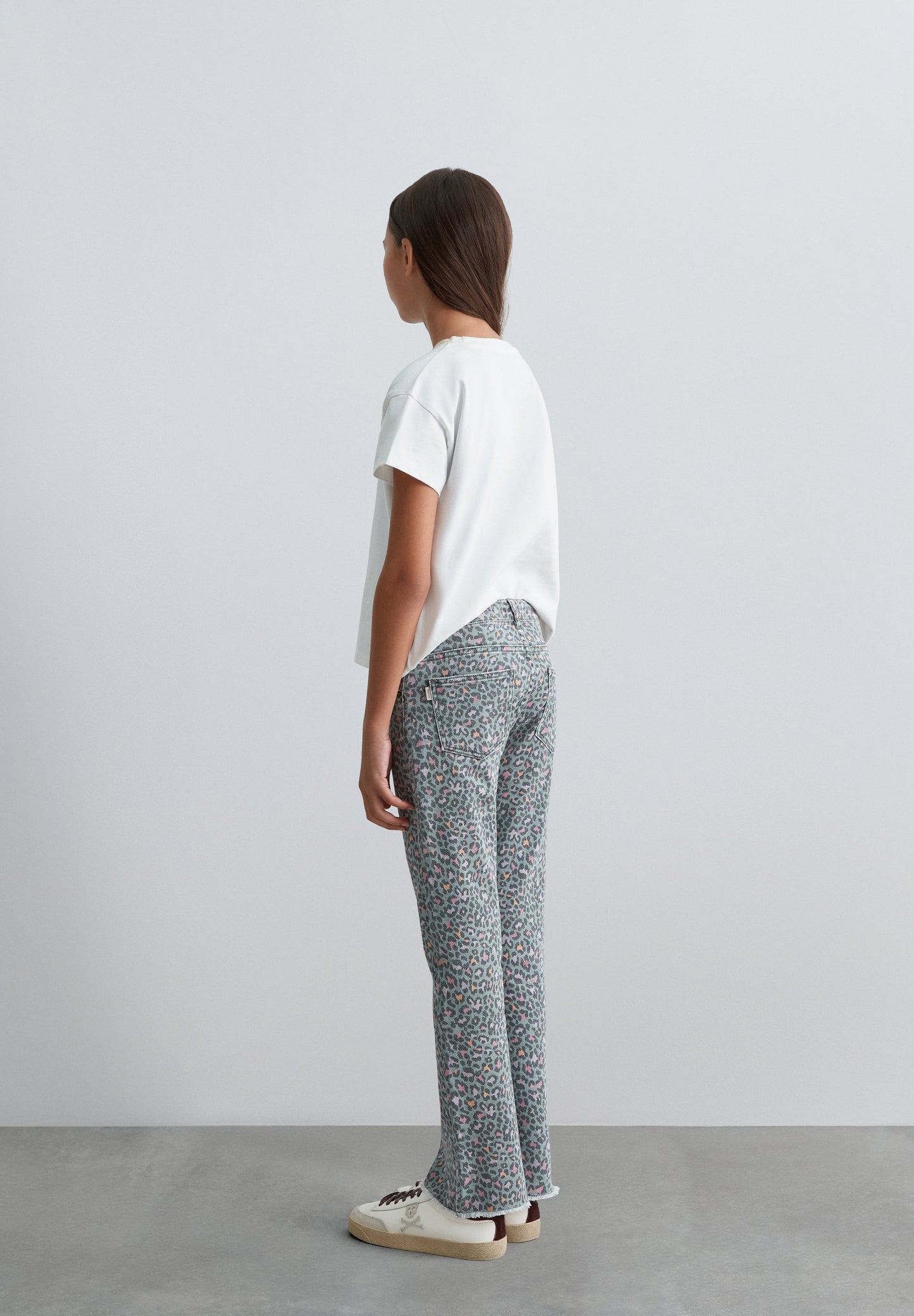 PANTALONI A CAMPANA CON STAMPA ANIMALIER