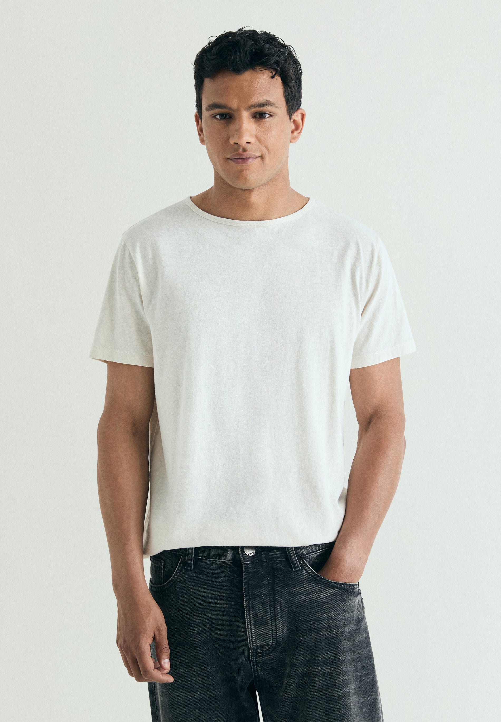 BASIC LINEN T-SHIRT