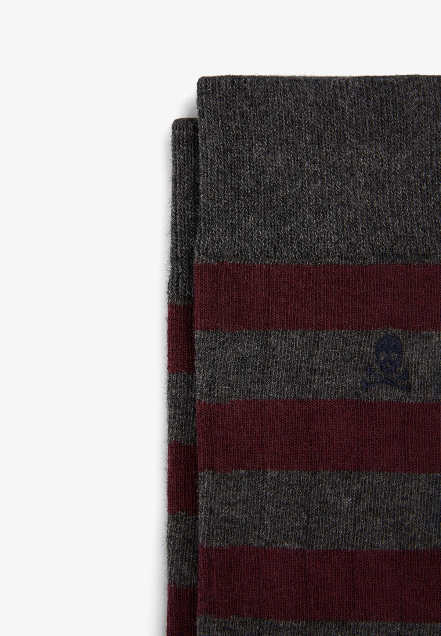 SOCKEN MIT STREIFEN AUS ÖKOLOGISCH HERGESTELLTER BAUMWOLLE