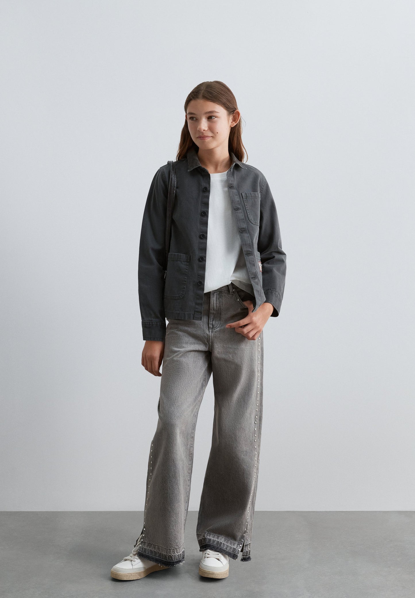 LEICHTE JACKE MIT MEHREREN TASCHEN