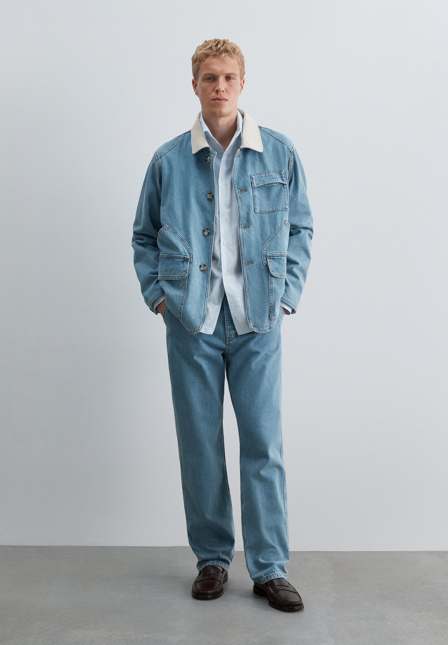 JEANS IM WASHED-LOOK UND REGULAR FIT