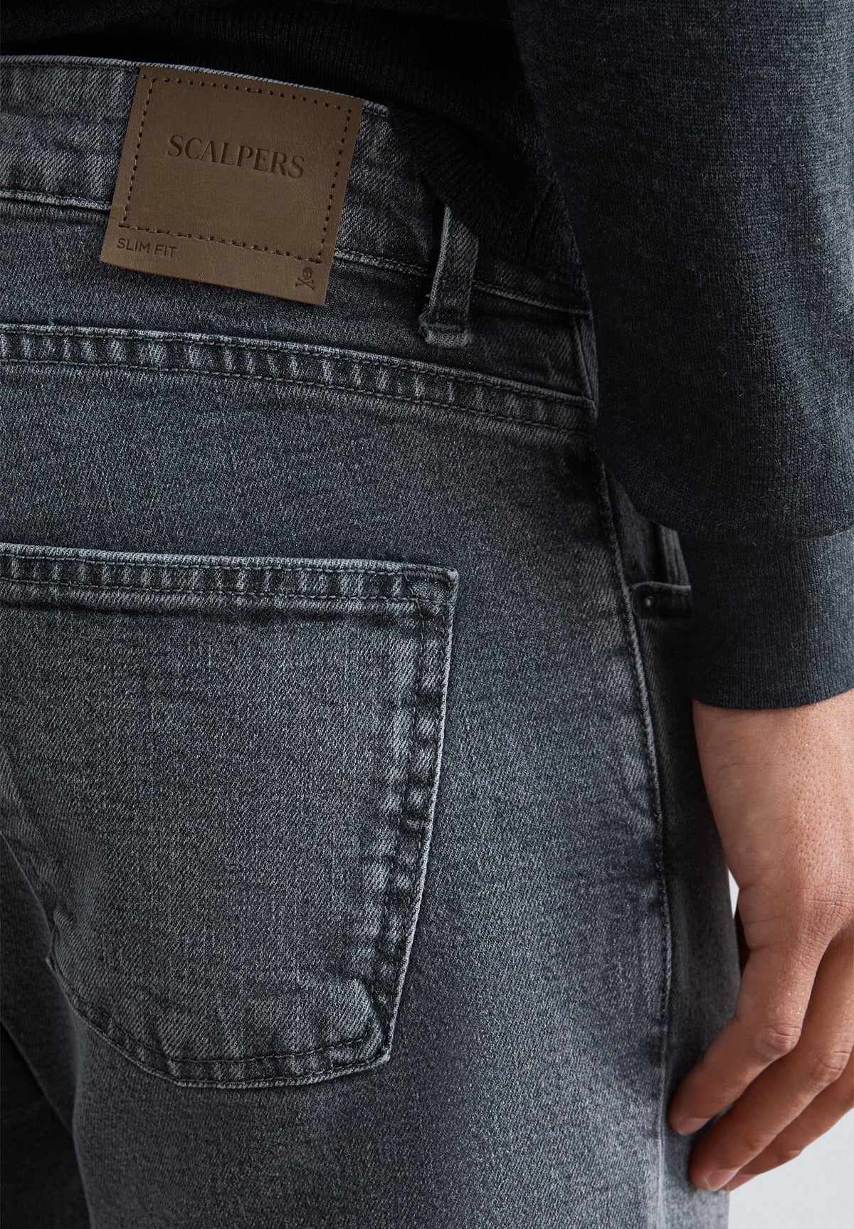 SLIM-FIT-JEANS