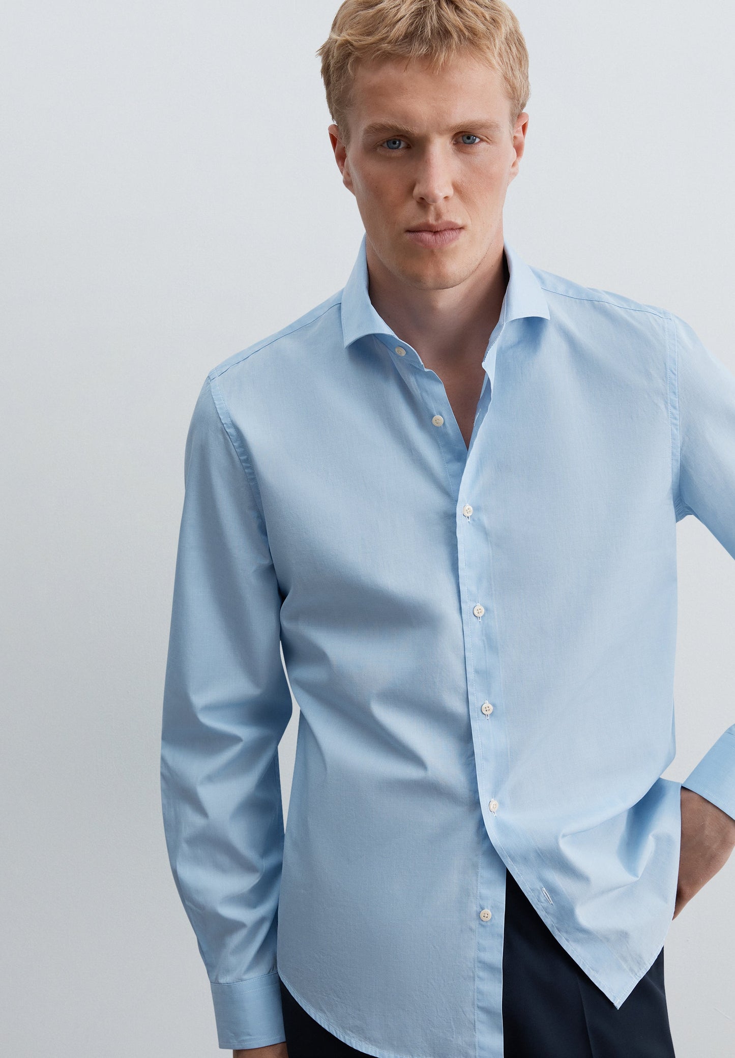 REGULAR FIT DRESS SHIRT